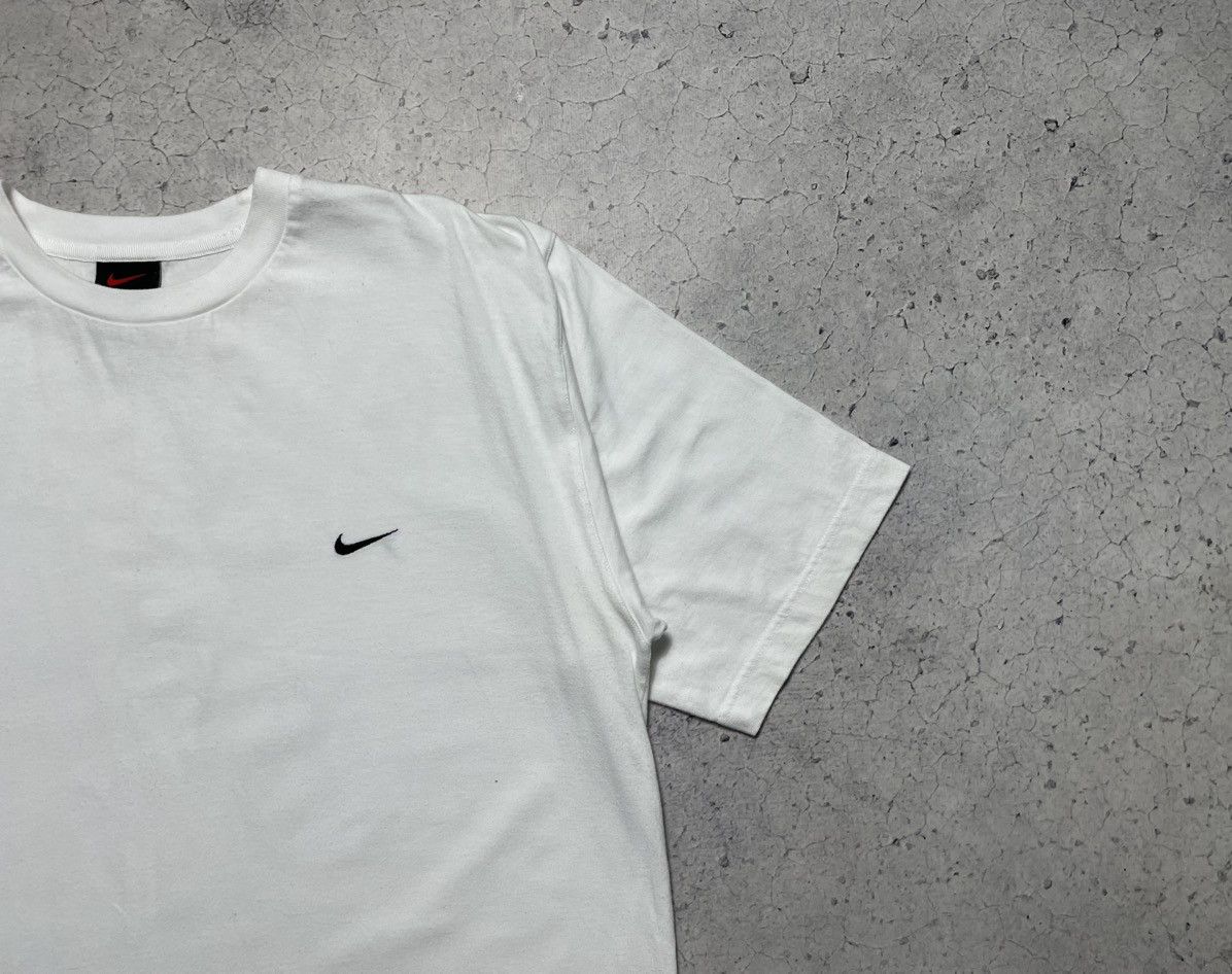 Nike × Vintage Nike Vintage 90’s Mini Logo Tee White Size US M / EU 48-50 / 2 - 3 Thumbnail