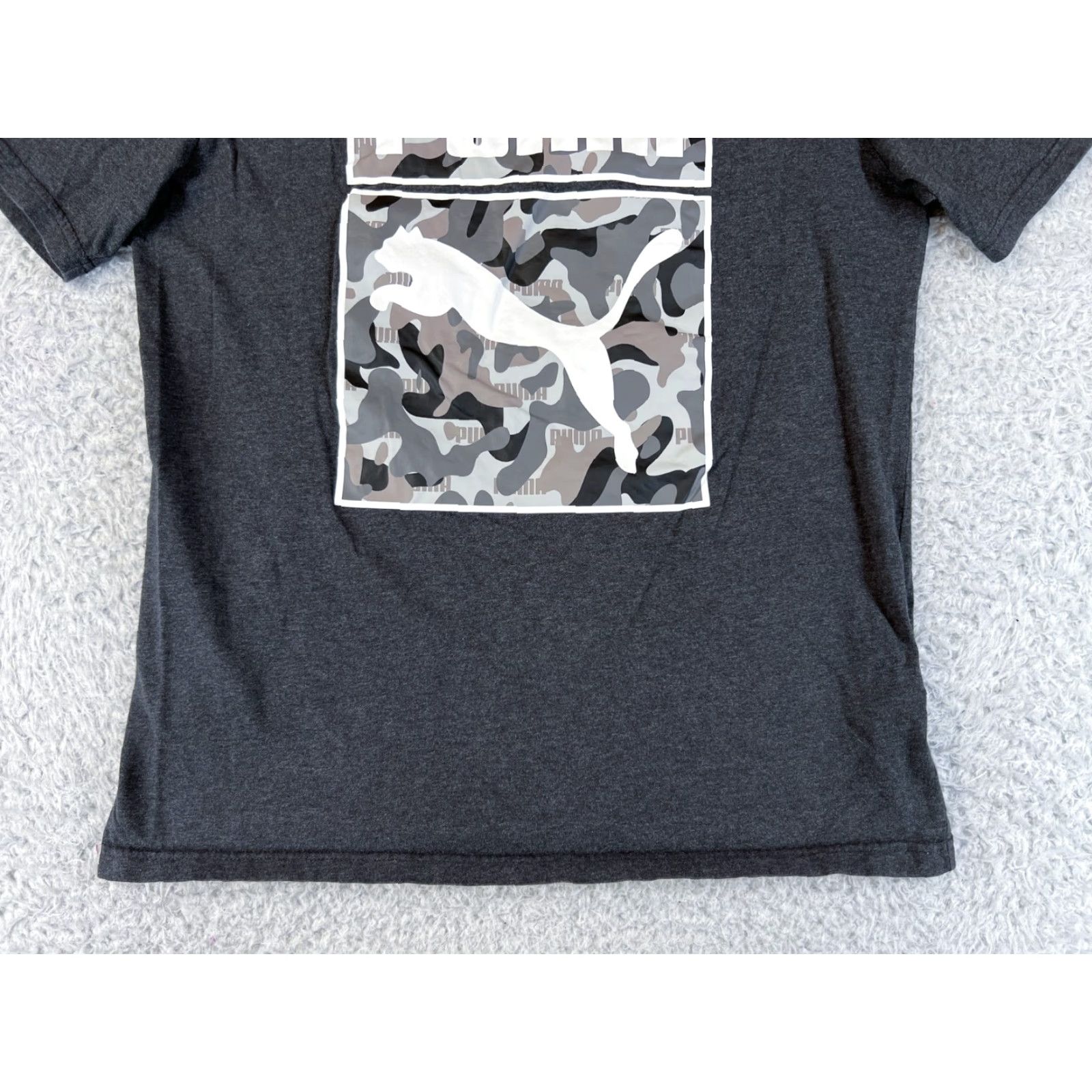 Puma PUMA Camo Graphic Print Shirt Mens Small Dark Heather Gray Crew Neck 100% Cotton Size US S / EU 44-46 / 1 - 7 Thumbnail