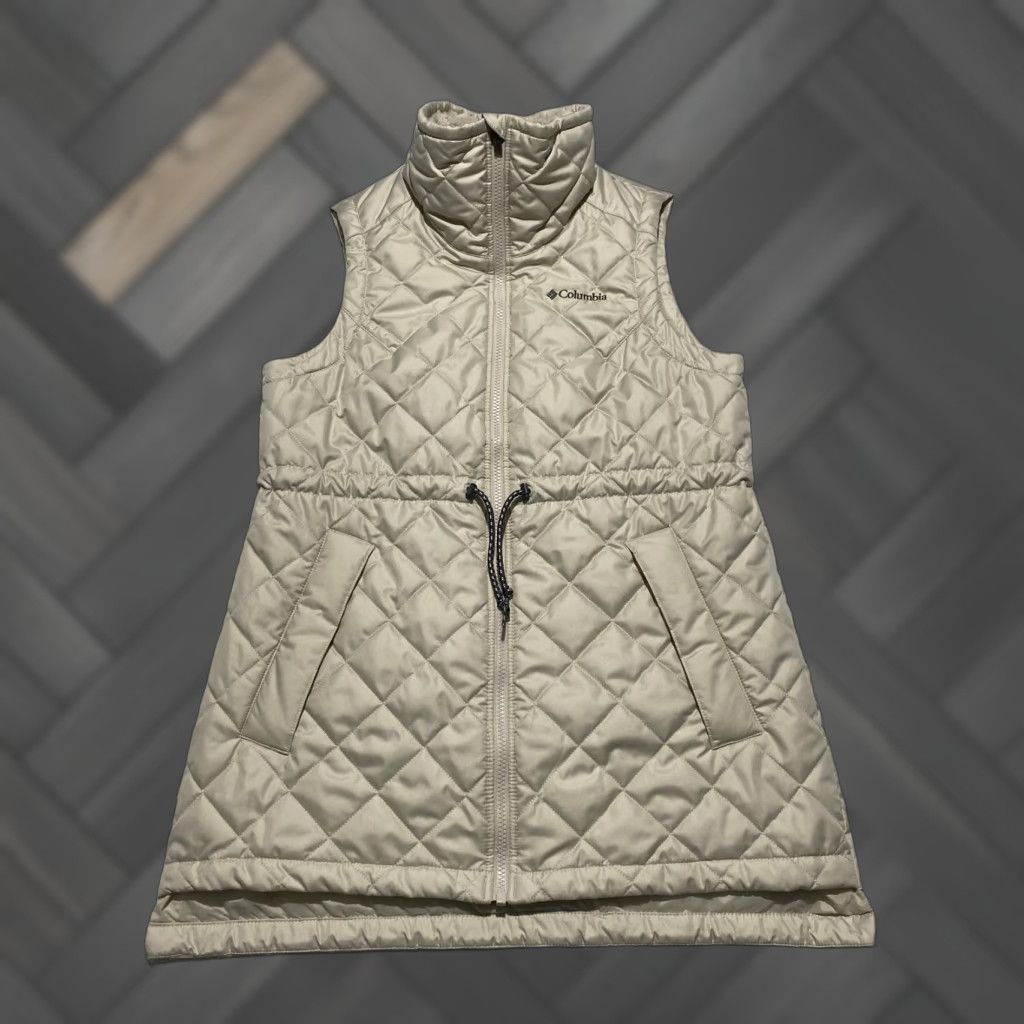 Vintage Columbia Vest Womens M Beige Quilted Sherpa Lined Insulated Drawcord Zip Pockets Logo Casual Travel Fall Winter Size M / US 6-8 / IT 42-44 - 1 Thumbnail