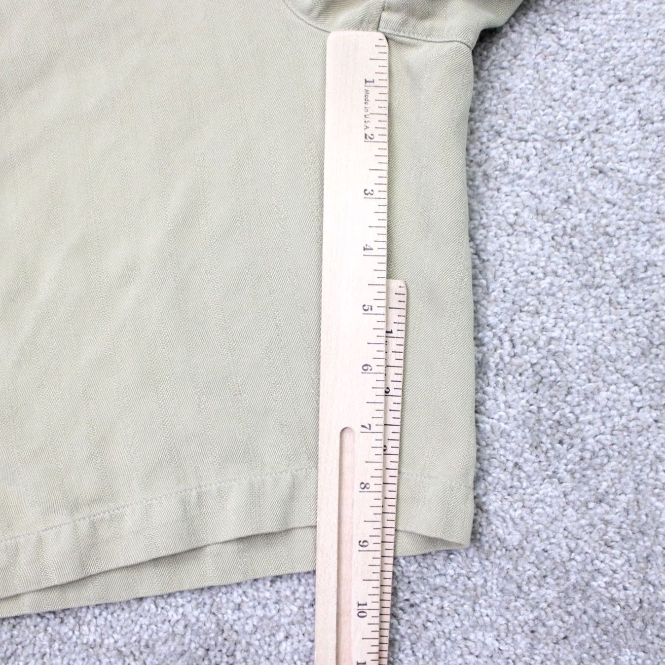 Tommy Bahama Tommy Bahama Shorts Mens 36 Beige 100% Silk Flat Front Chino 9" Inseam Casual Preppy Size US 36 / EU 52 - 3 Thumbnail