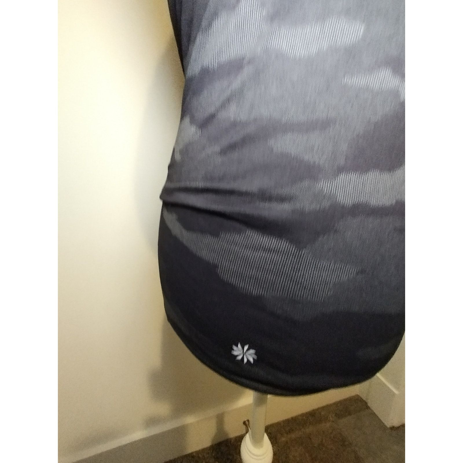 Athleta Athleta Women Momentum Tank Top Camouflage Racerback Size XS Size XS / US 0-2 / IT 36-38 - 7 Thumbnail