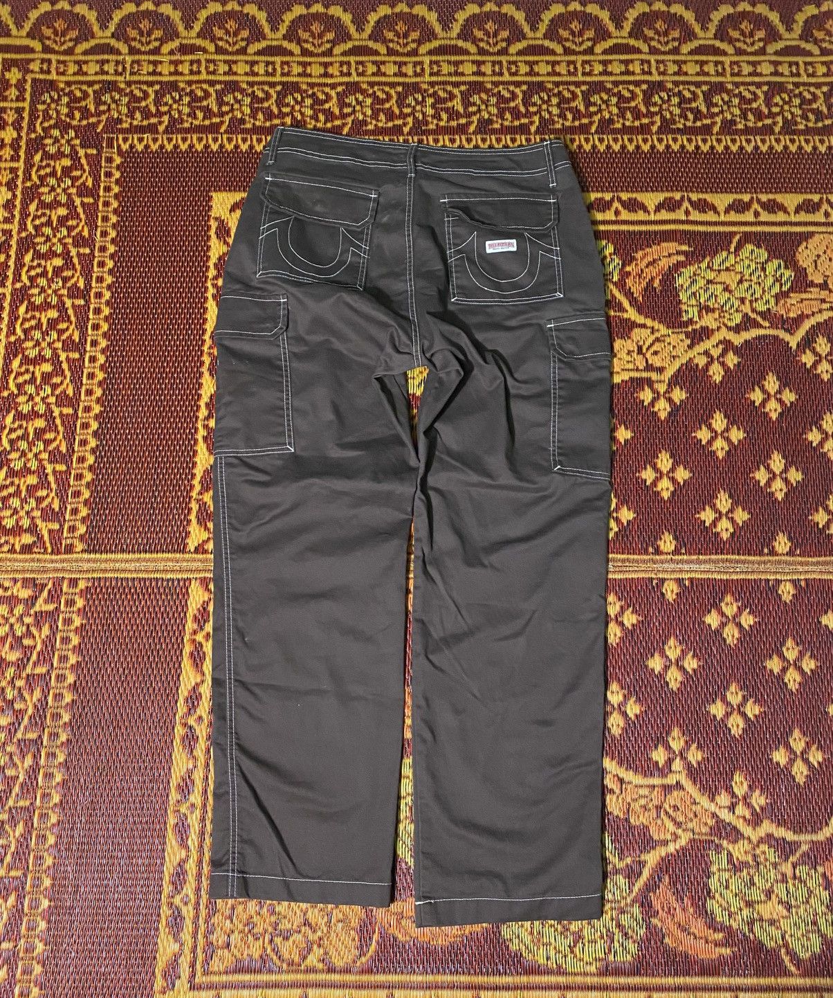 True Religion True Religion Brown Cargo Pants White stitching Size US 32 / EU 48 - 3 Thumbnail