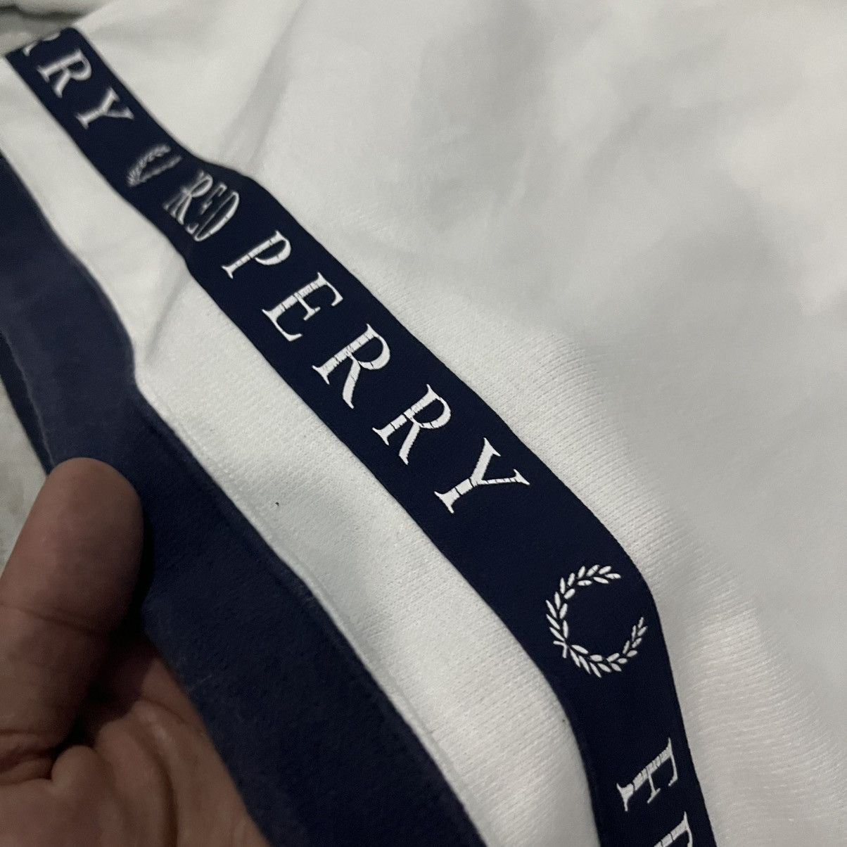 Fred Perry Fred Perry Word Embroidery White Hoodie Size US L / EU 52-54 / 3 - 3 Thumbnail