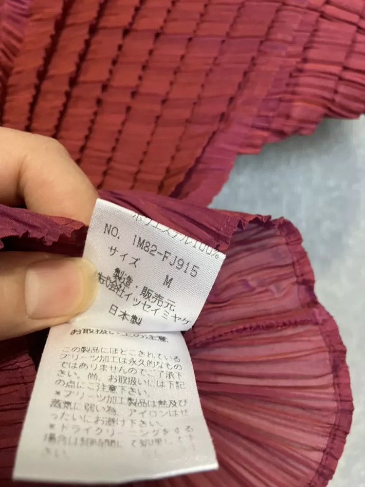 Issey Miyake Issey Miyake Red pleated short-sleeved shirt Size M / US 6-8 / IT 42-44 - 7 Thumbnail