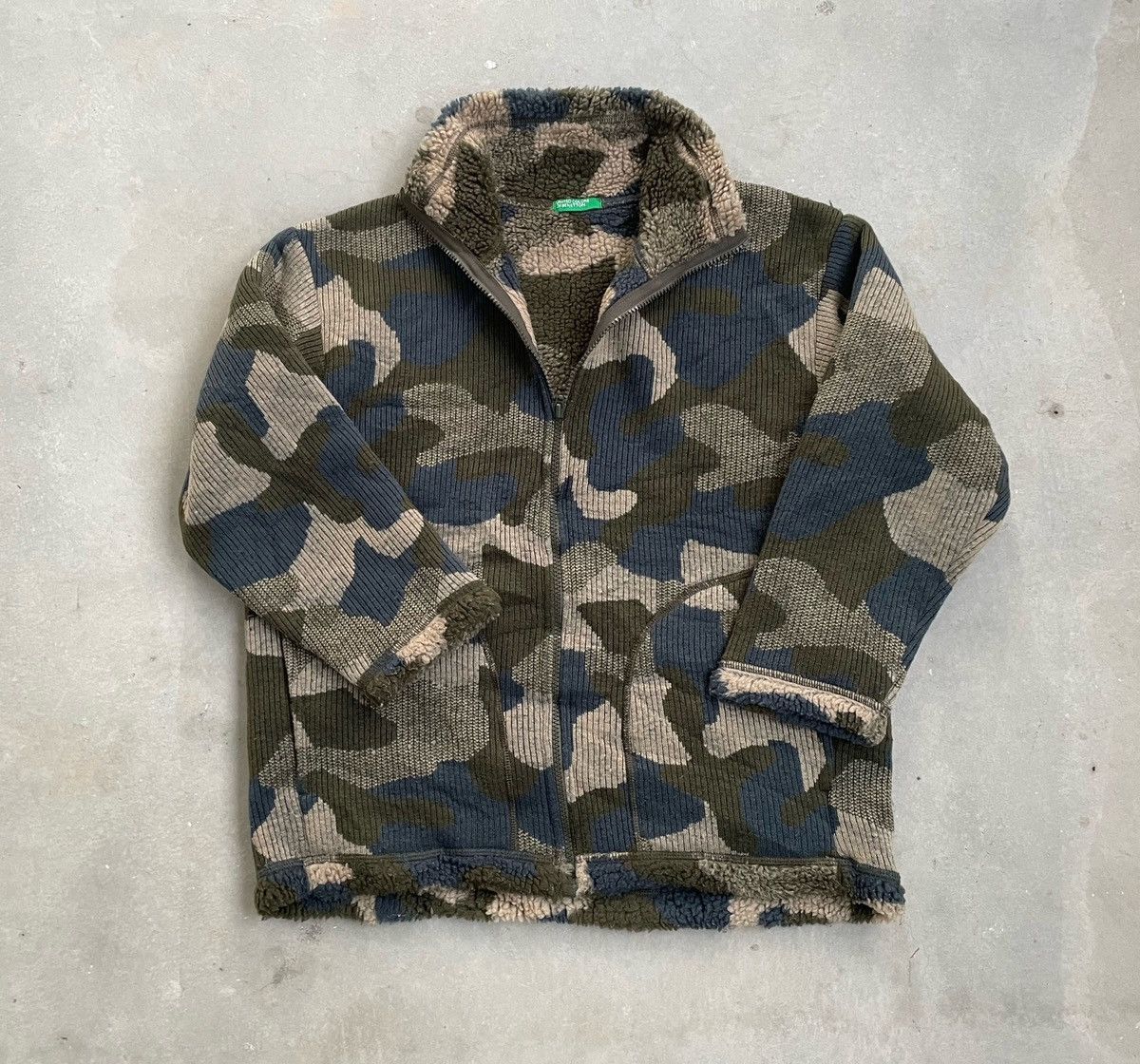 United Colors Of Benetton BENETTON CAMO FLEECE SWEATSHIRT Size US S / EU 44-46 / 1 - 1 Thumbnail