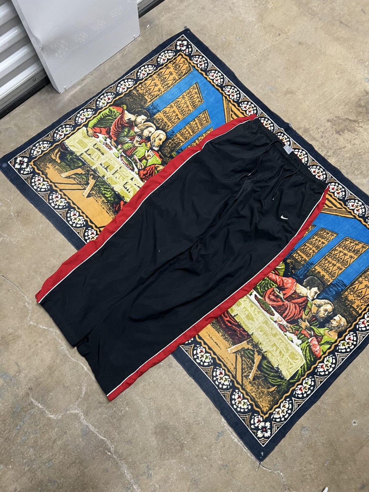 Nike Vintage Black Red Nike Track Pants size XL baggy fit Striped Size US 36 / EU 52 - 3 Thumbnail
