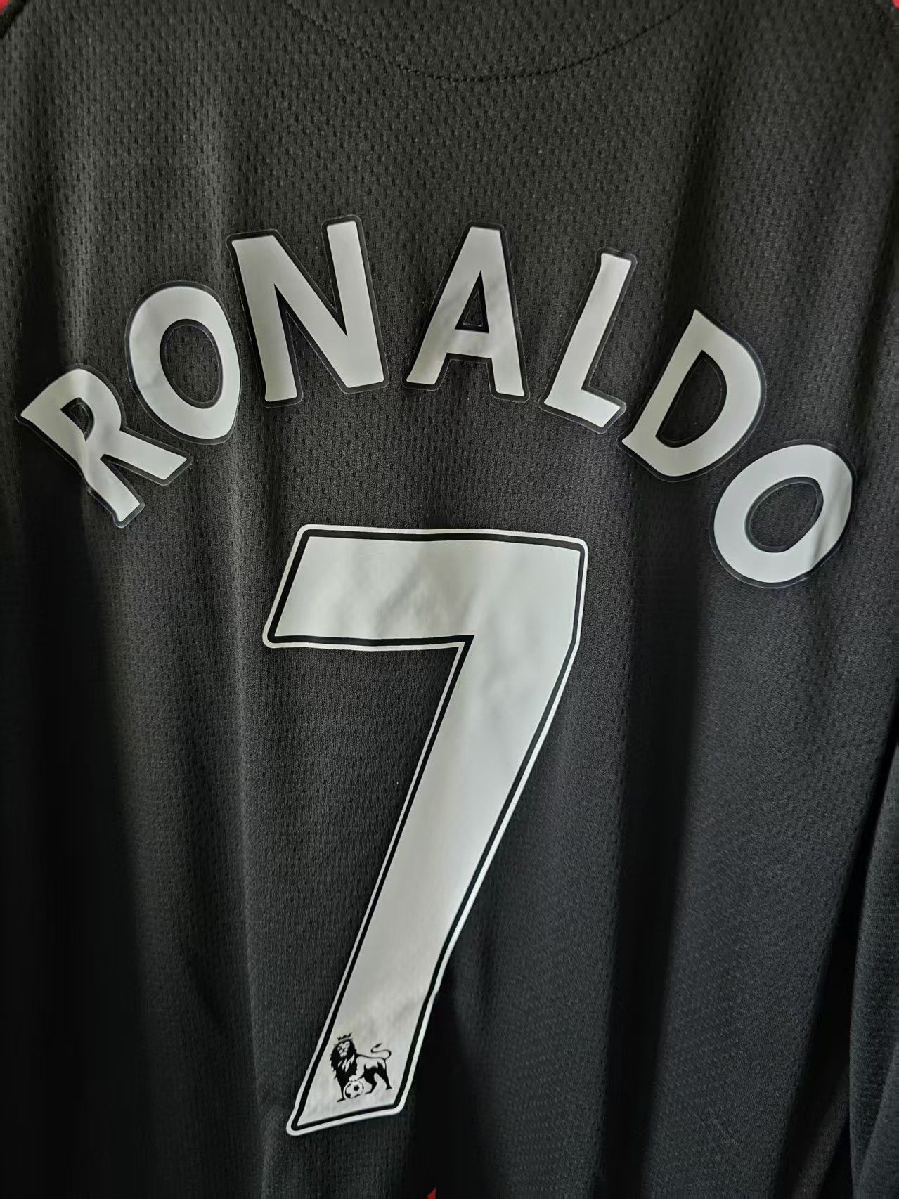 Other 2008 MUFC #7 C Ronaldo Jersey Away Longsleeve Size US XL / EU 56 / 4 - 6 Thumbnail