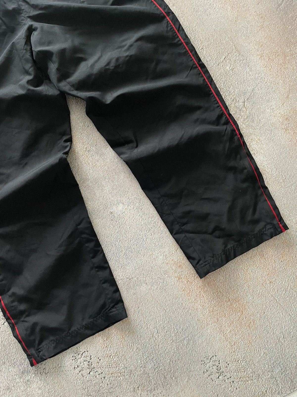 Lacoste Vintage Lacoste Nylon Baggy Black Track Pants Size US 32 / EU 48 - 4 Thumbnail