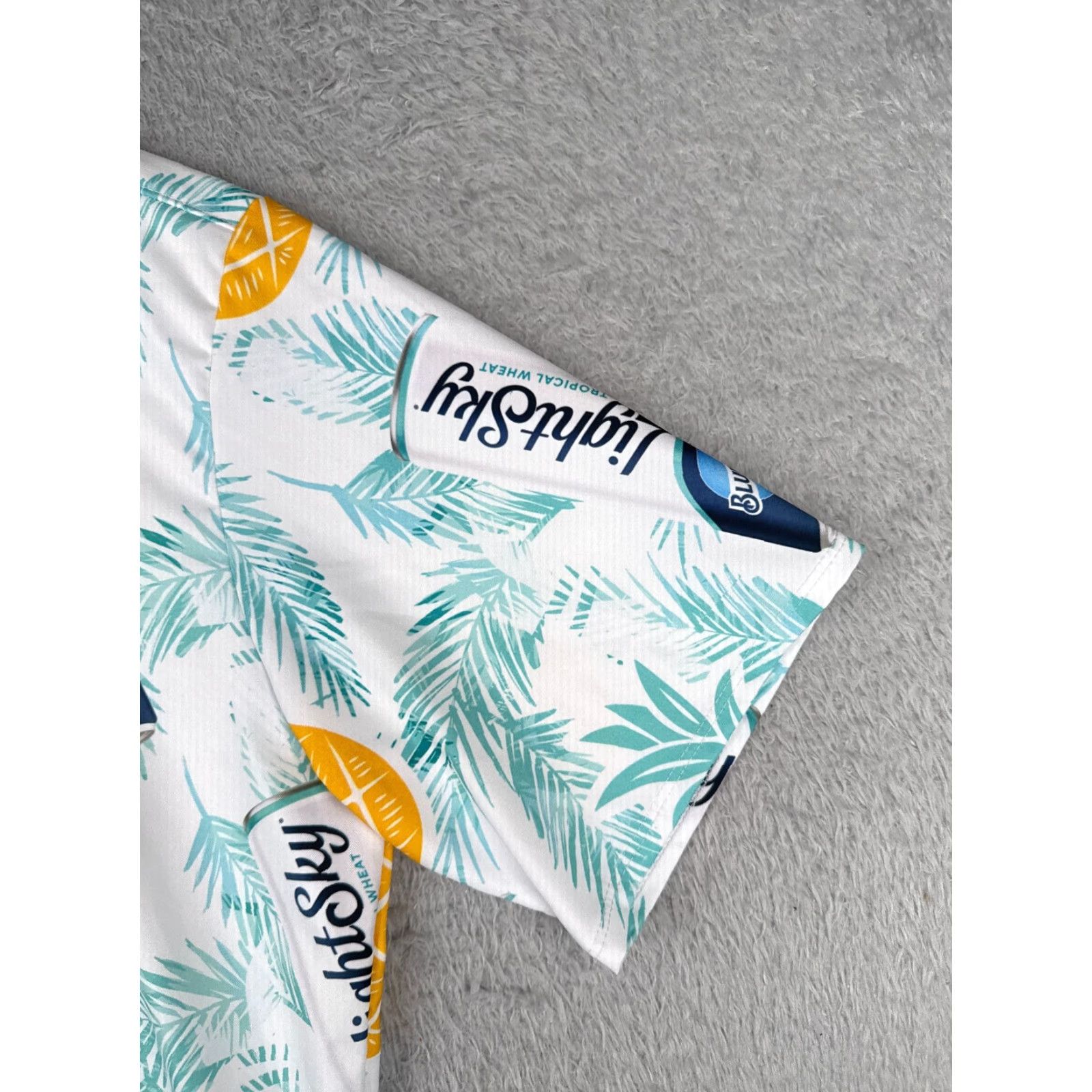 Vintage FPS Apparel Blue Moon LightSky Hawaiian AOP Floral Short Sleeve Button-Up Shirt Men L Blue Pineapple Summer Vacation Beach 40 in Chest Womens? Mens Size US L / EU 52-54 / 3 - 2 Thumbnail