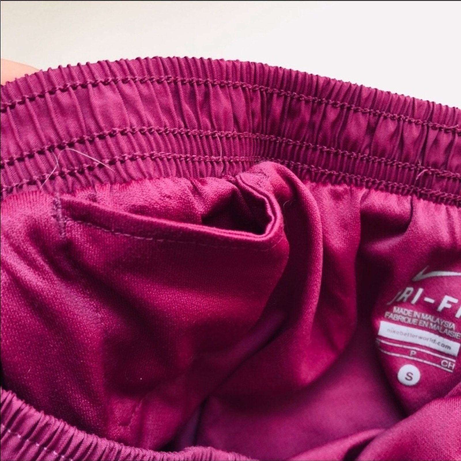 Nike NIKE Dri Fit Mesh Maroon Neon Black White Gym Mini Shorts Size 26" / US 2 / IT 38 - 5 Thumbnail