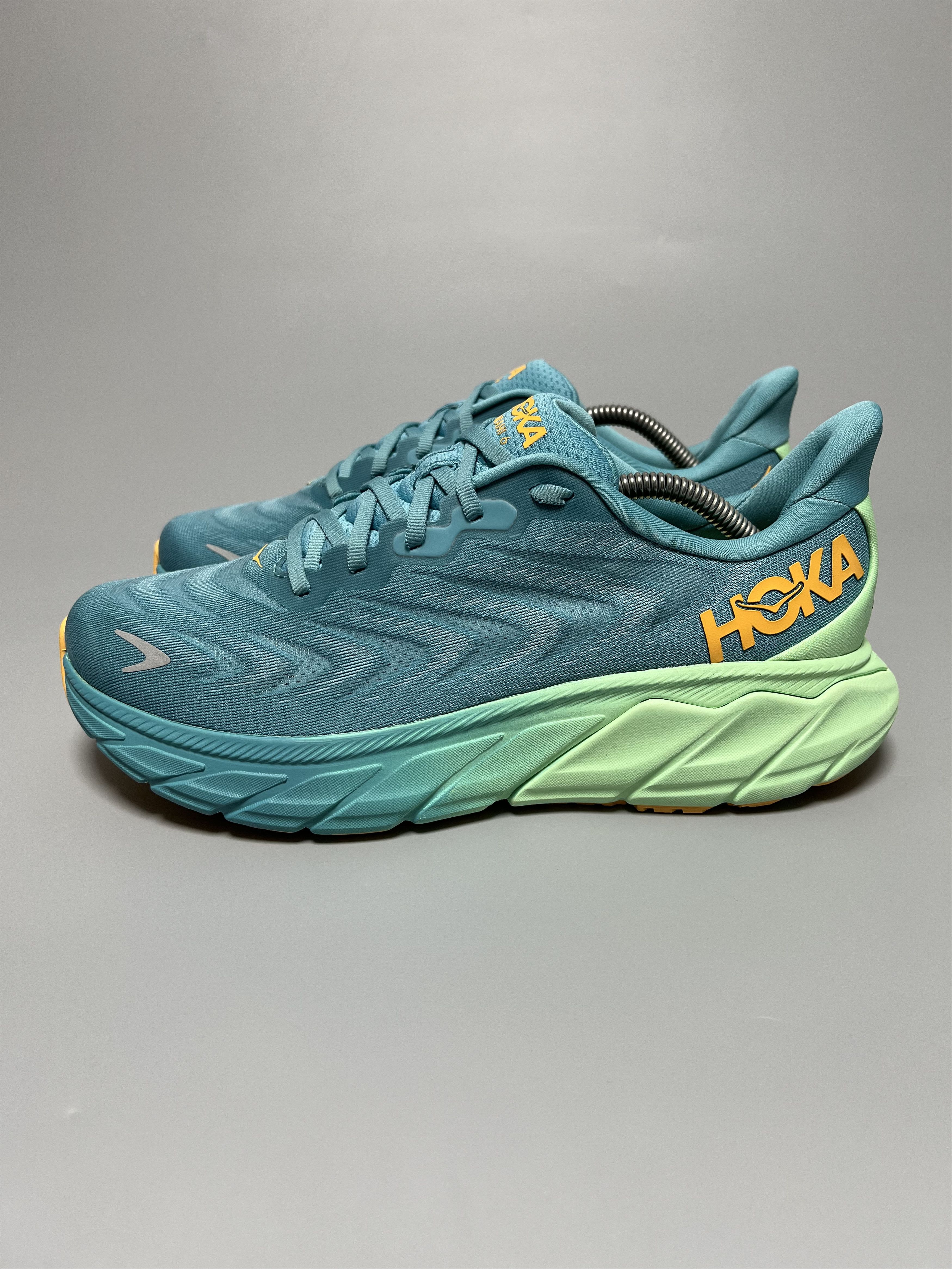 Hoka 9D Hoka One One Arahi 6 Running Shoes Walking Gym Size US 9 / EU 42 - 2 Thumbnail