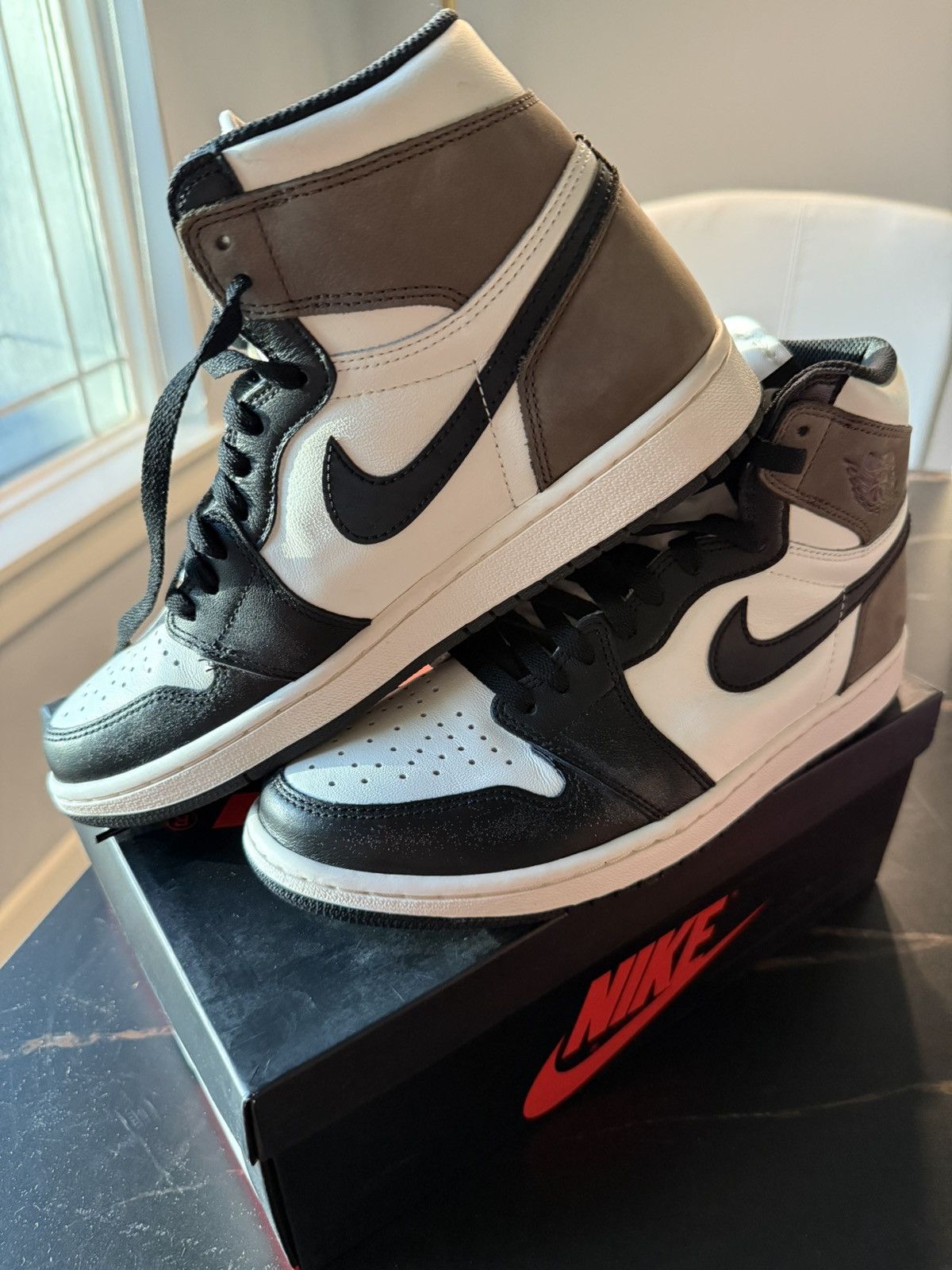Nike Nike Jordan 1 Mocha Size US 9 / EU 42 - 1 Thumbnail
