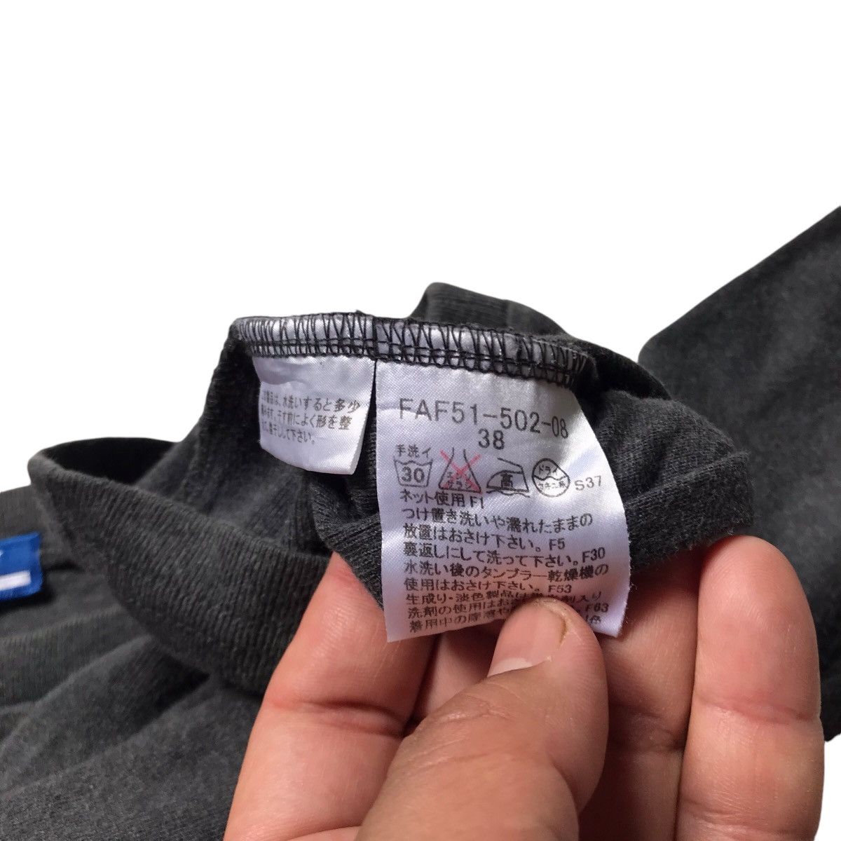 Burberry VINTAGE BURBERRY BLUE LABEL LONG SLEEVE WITH SCOOP NECK Size S / US 4 / IT 40 - 10 Thumbnail