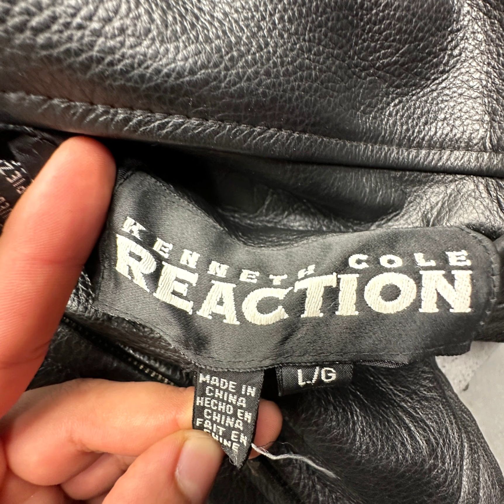 Kenneth Cole Kenneth Cole REACTION Reversible Leather Jacket Mens Large Black Gray Full Zip Jacket Mens L Black Gray Leather Reversible Coat Biker Men Size US L / EU 52-54 / 3 - 3 Thumbnail