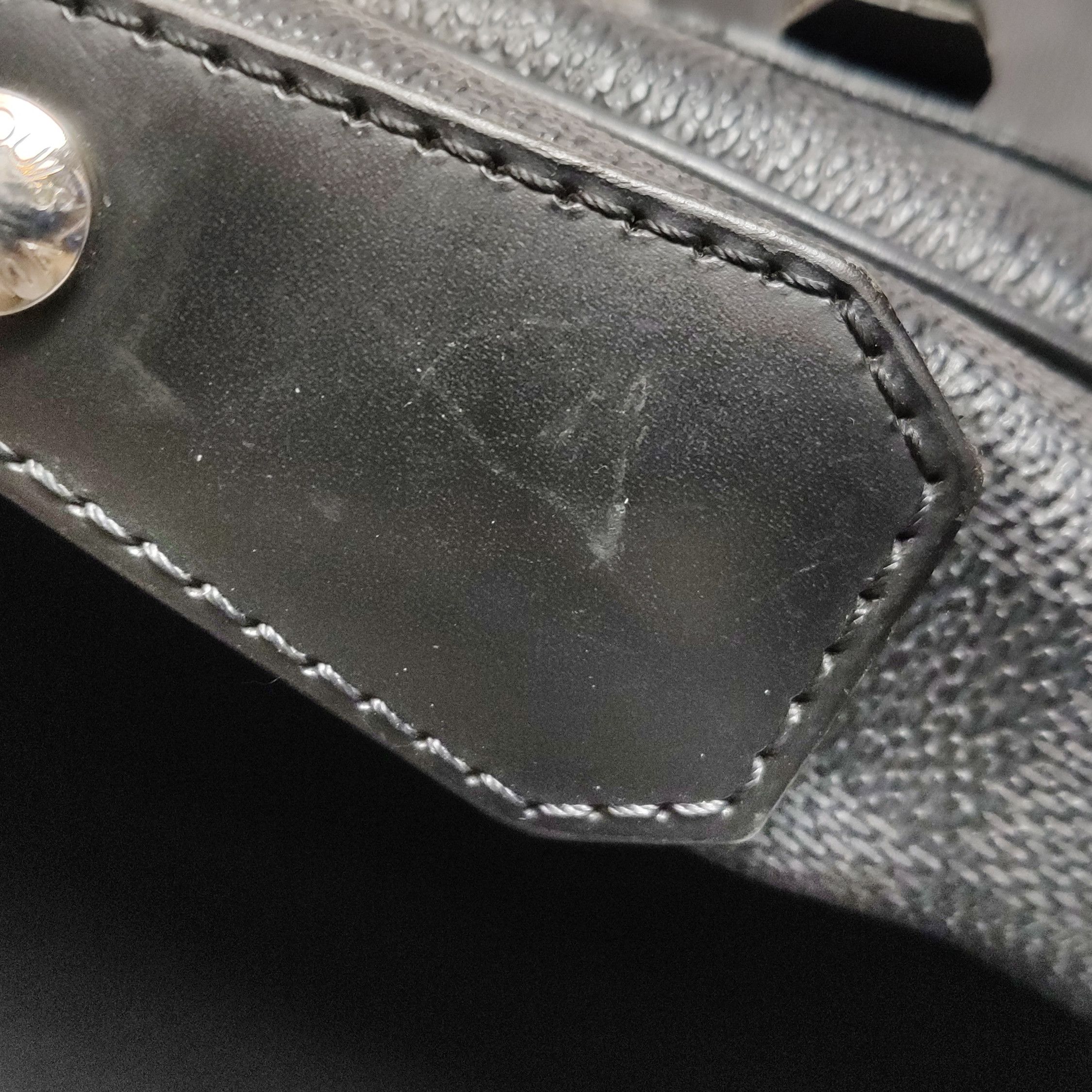 Louis Vuitton Louis Vuitton (LV) District leather checkerboard flap messe Size ONE SIZE - 9 Thumbnail