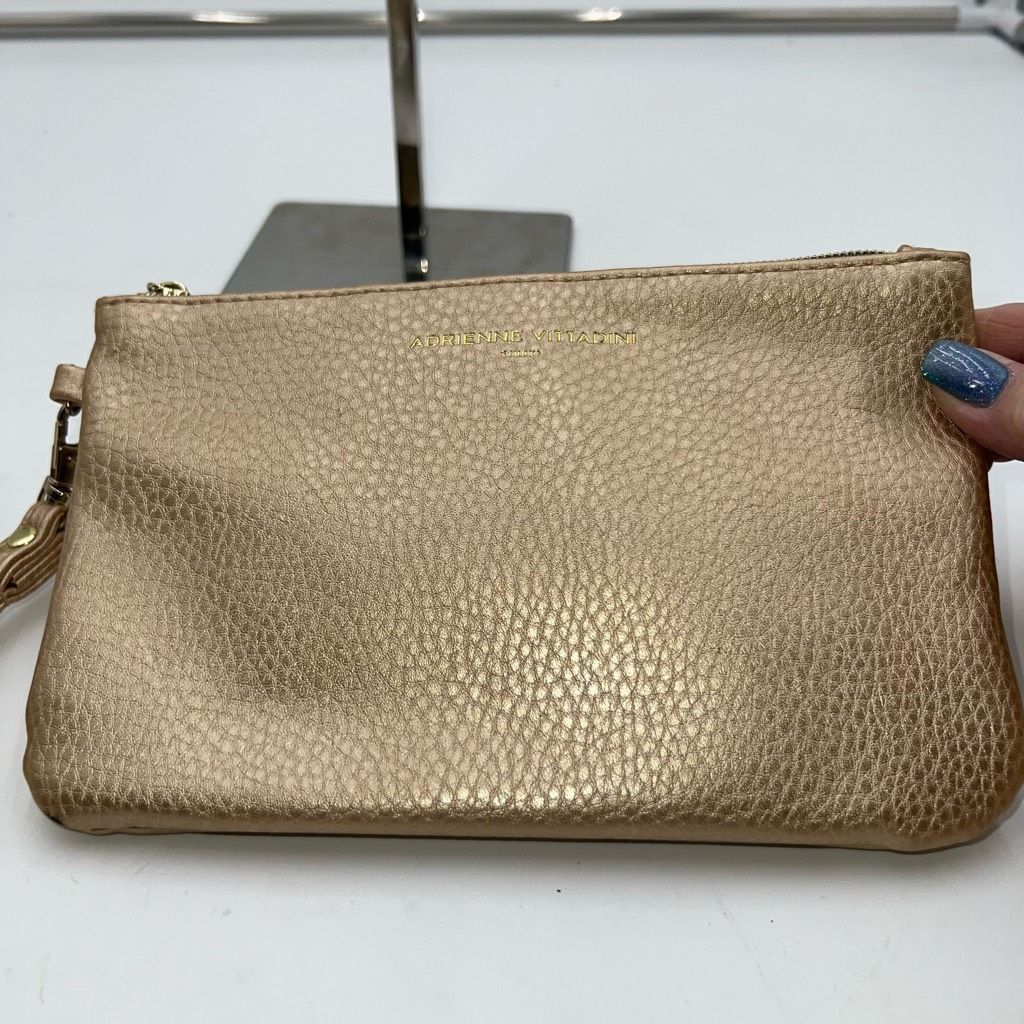 Other Adrienne Vittadini Charging Zip Around Wristlet Size ONE SIZE - 10 Thumbnail