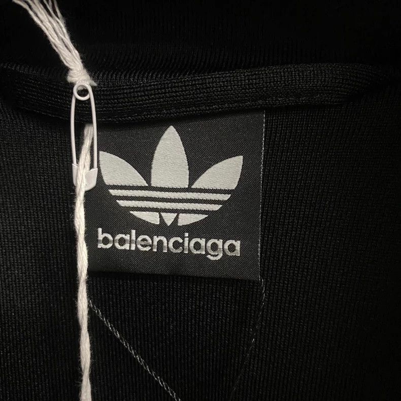 Balenciaga Balenciaga Black embroidered logo zip school jacket Size US L / EU 52-54 / 3 - 3 Thumbnail