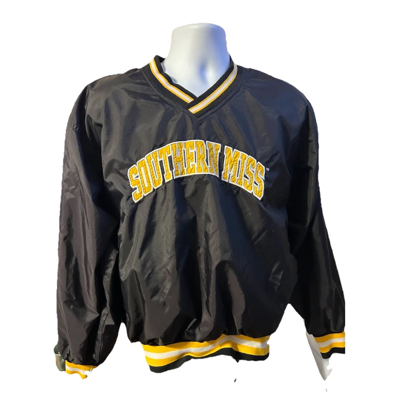 Russell Athletic VINTAGE Russell Athletic Pullover Shirt Unisex Adults M Black V Neck USM 90s Size US M / EU 48-50 / 2 - 2 Thumbnail