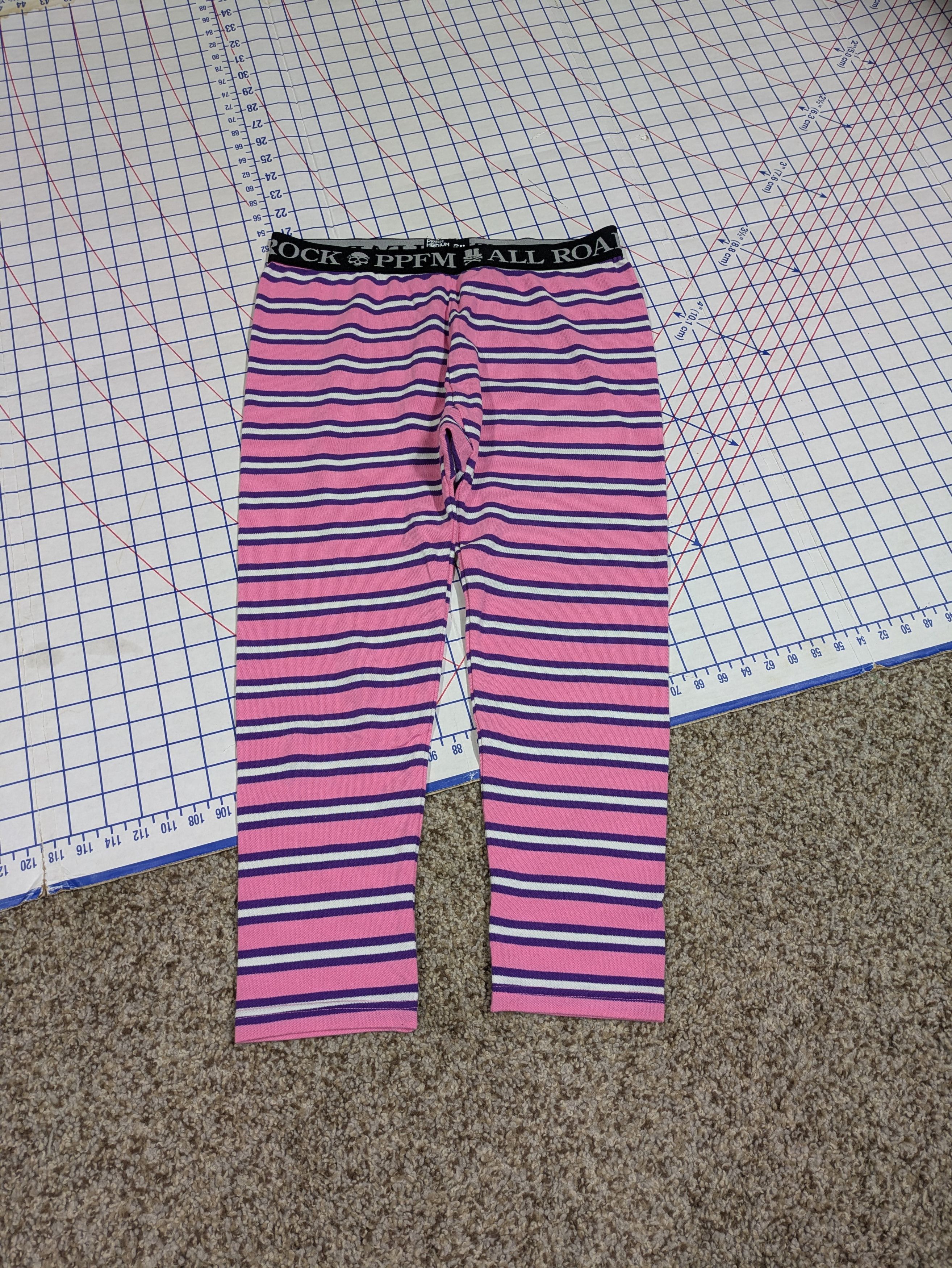 PPFM PPFM rock n roll pink and purple striped leggings medium Size US 30 / EU 46 - 1 Thumbnail