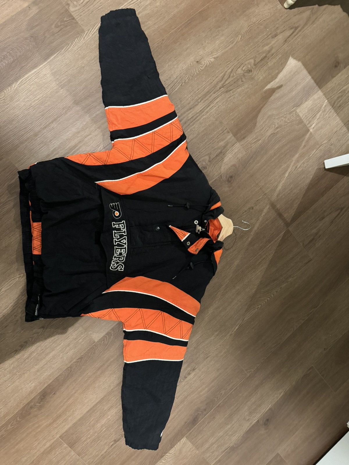 Starter 90s Starter NHL Philadelphia Flyers Black Jacket Size L Size US L / EU 52-54 / 3 - 3 Thumbnail