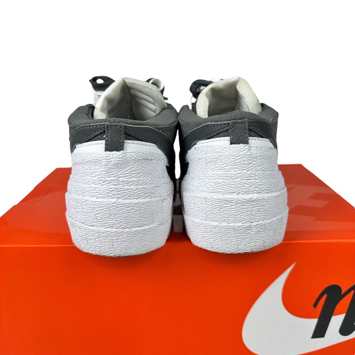 Nike × Sacai Nike Blazer Low Sacai Iron Grey White Size 9.5 Size US 9.5 / EU 42-43 - 4 Thumbnail