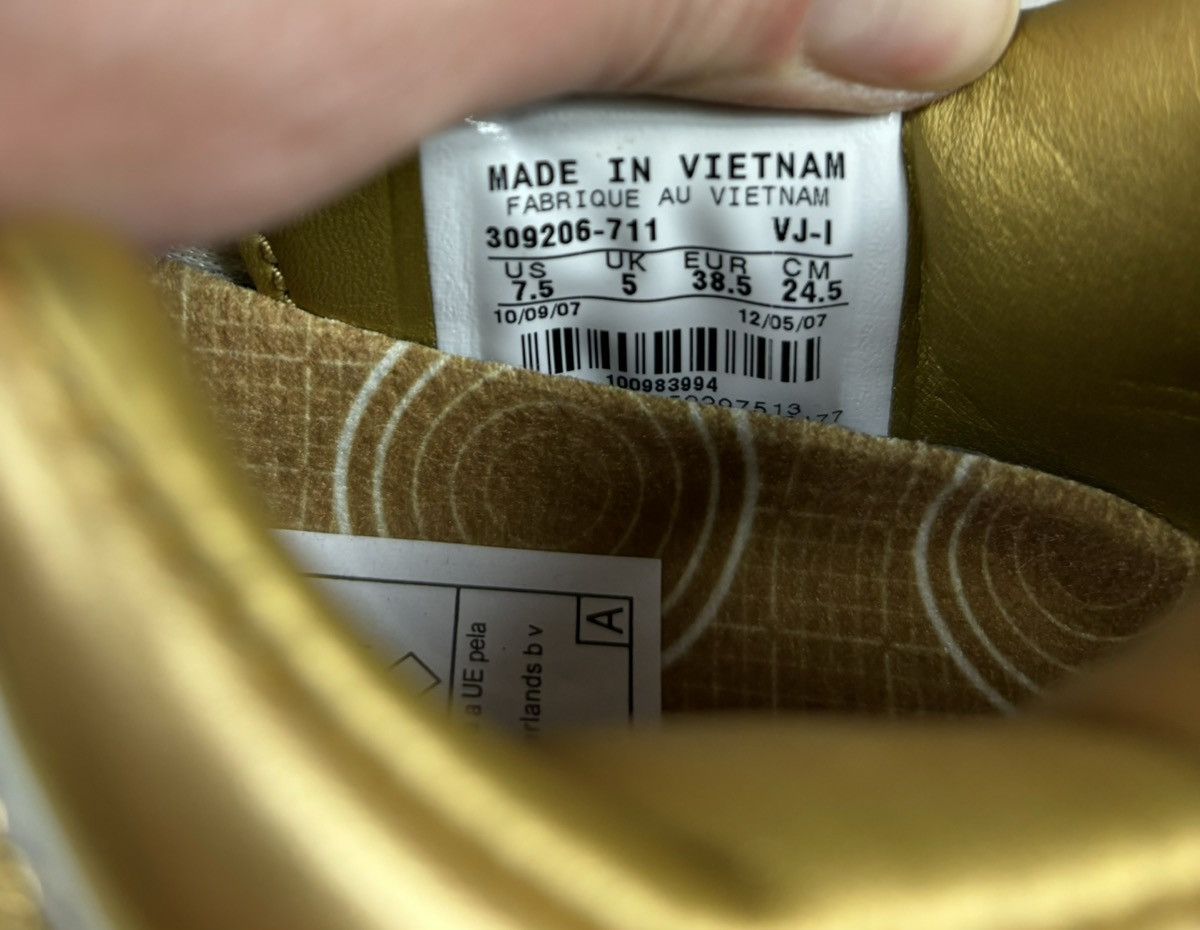 Nike RARE 2007 vintage never worn gold Nike Shox NZ Oro Bianco Size US 7.5 / IT 37.5 - 14 Thumbnail