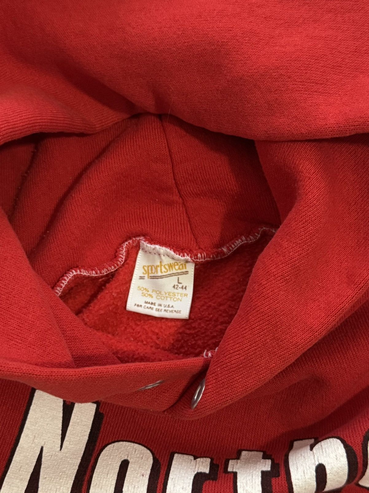 Vintage Vintage Northern Illinois University Hoodie Red Fits Medium Size US L / EU 52-54 / 3 - 7 Thumbnail