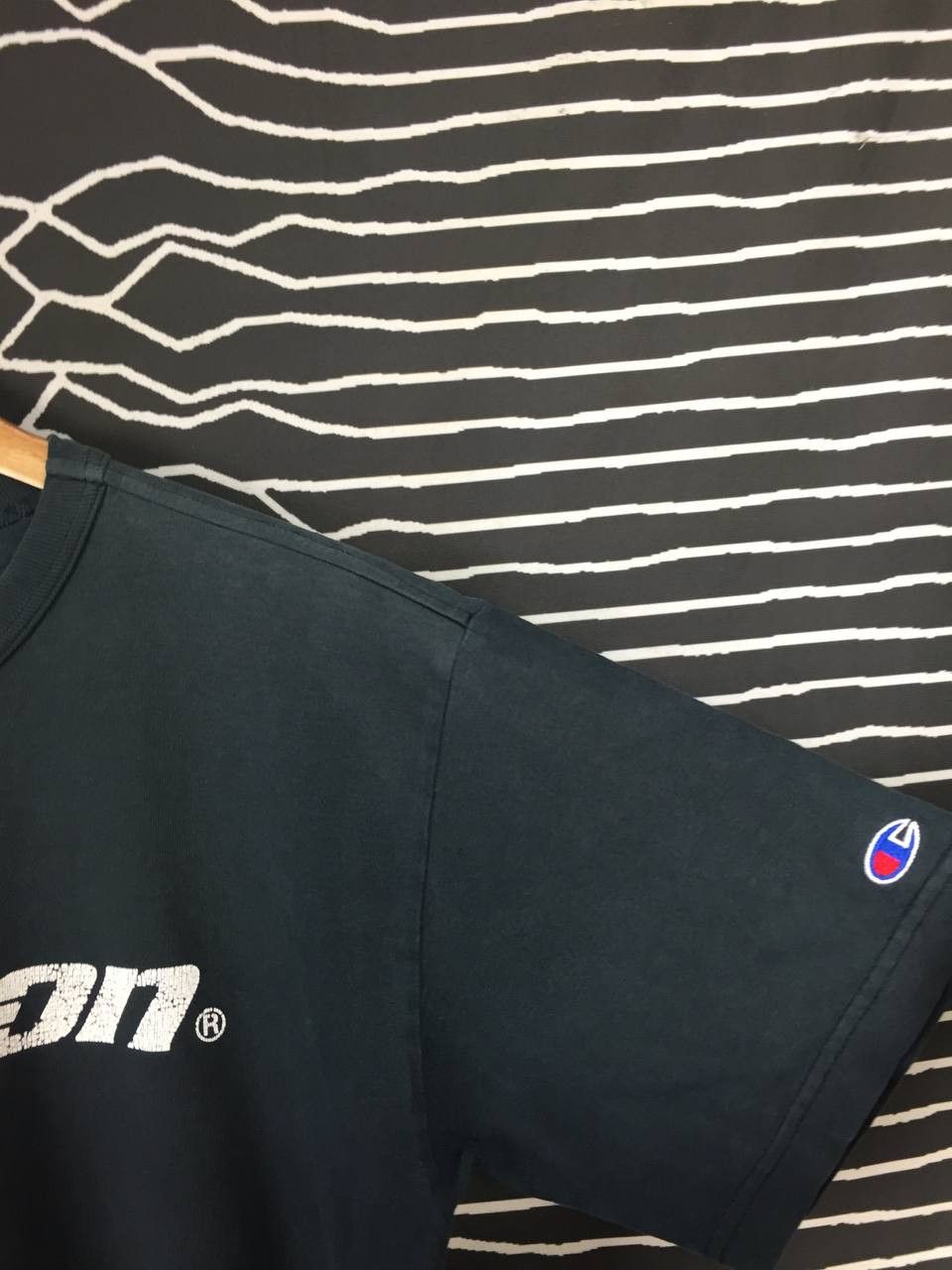 Champion Vtg Sunfaded Champion USA X Snap On Spell Out Tee Size US M / EU 48-50 / 2 - 4 Thumbnail