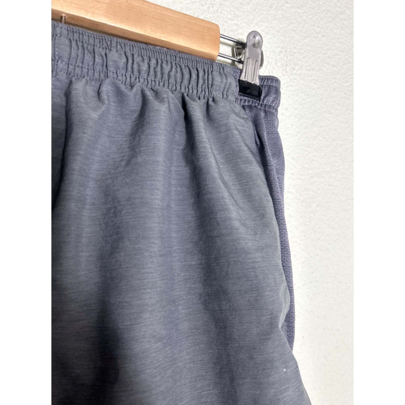 Nike Nike Challenger Running Shorts Men Medium Gray 8" Inseam Athletic Pockets Drawstring Quick Dry Reflective UV Protection Size US 31 - 5 Thumbnail