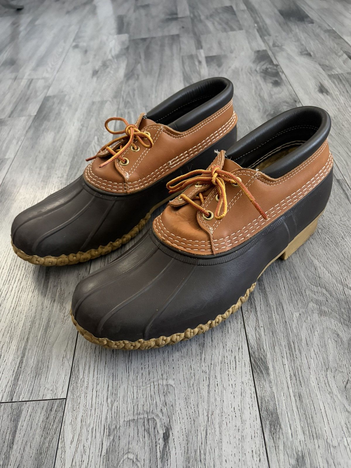 L.L. Bean L.L. Bean Brown and Black Classic Short Duck Bean  display picture 1