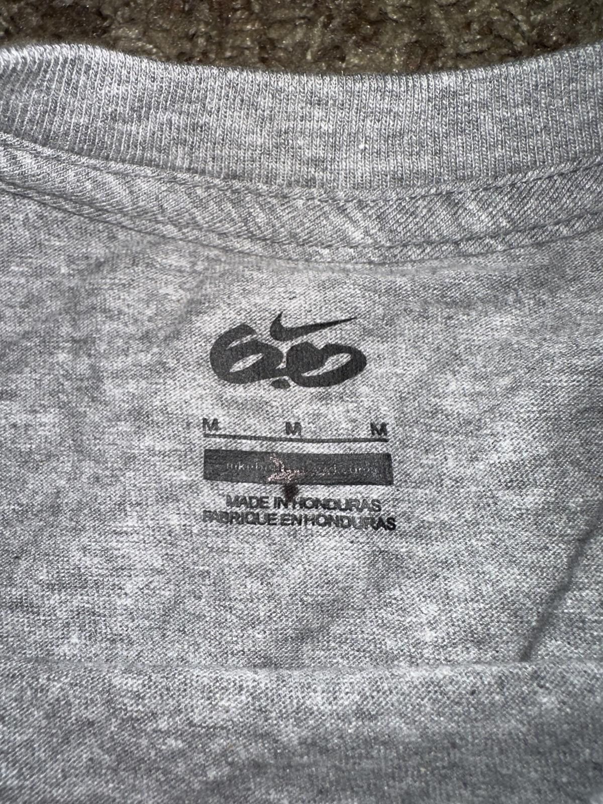 Nike Nike Men’s 6.0 Logo Grey/Black T-Shirt Size US M / EU 48-50 / 2 - 3 Thumbnail