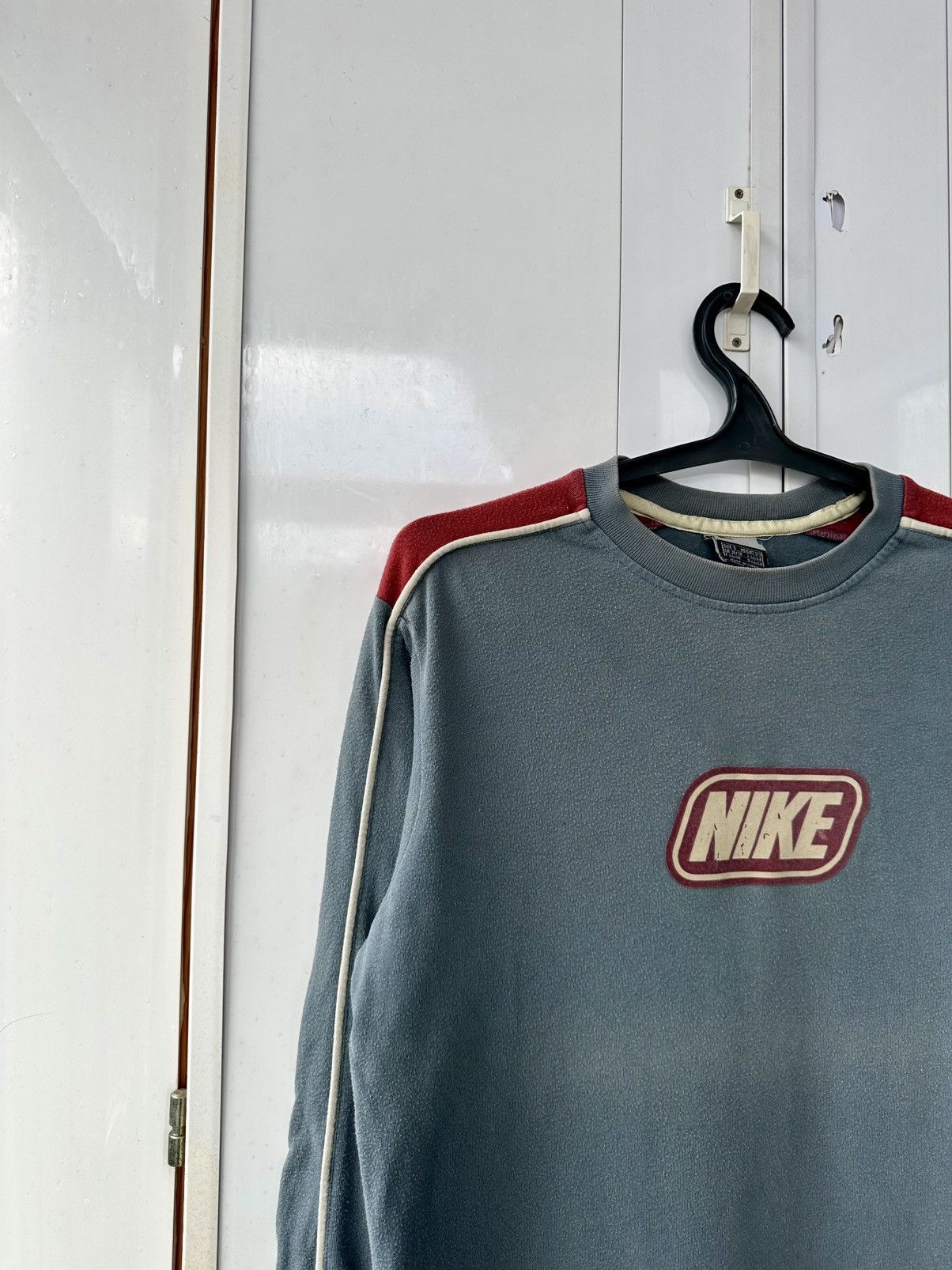 Nike Vintage Nike Sweatshirt Big Logo Y2K Centre Size US M / EU 48-50 / 2 - 3 Thumbnail