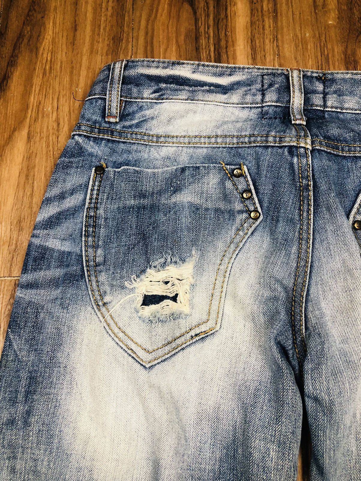 Other Lolita Distress Jeans (34) Size US 33 - 19 Thumbnail