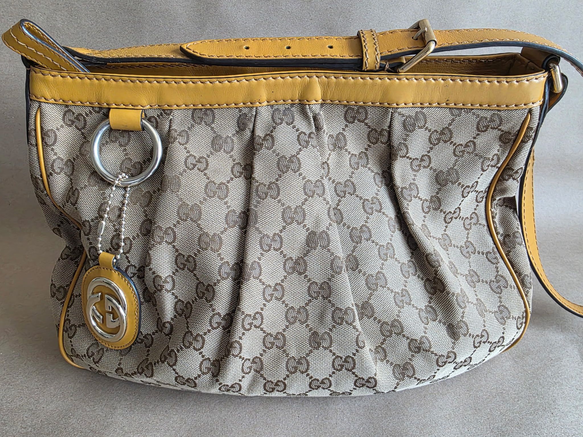 Gucci GG Canvas Sukey Crossbody Size ONE SIZE - 1 Thumbnail