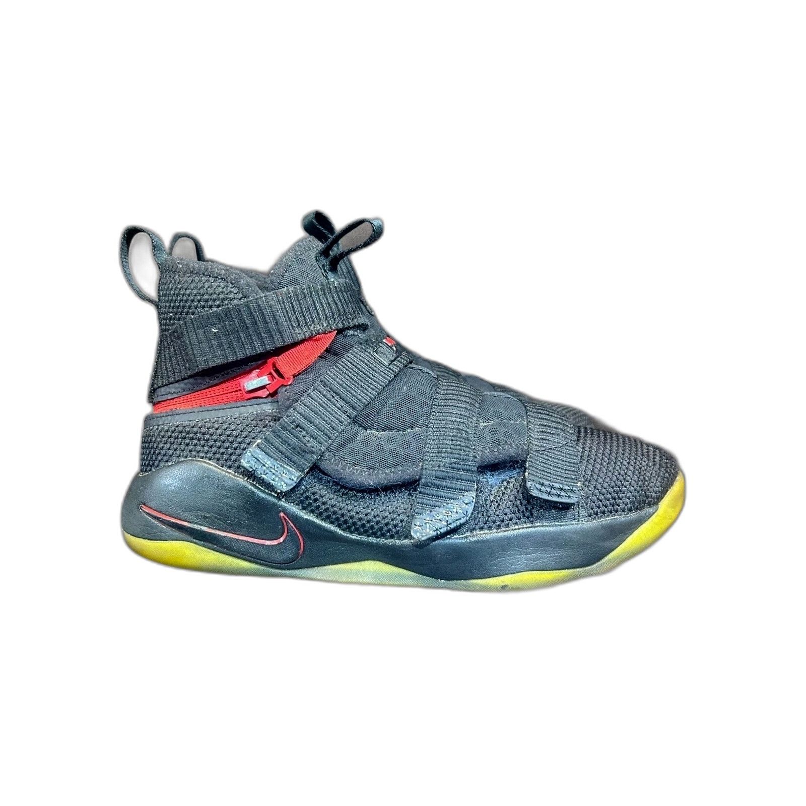Nike Nike LeBron Soldier 11 FlyEase Black Basketball Shoes Sneake Size US XXS / EU 40 - 1 Thumbnail