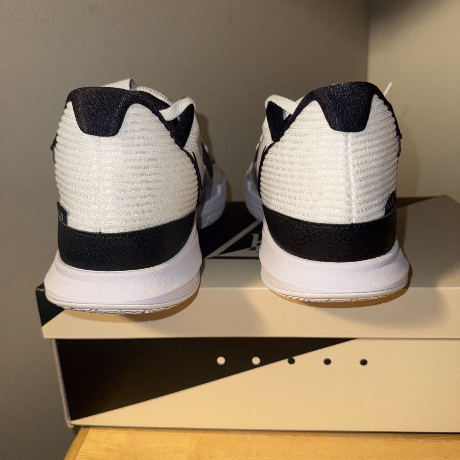 Nike Size 13.5 - Nike Kyrie 5 Oreo - AO2918-100 Basketball Shoe Size US 13 / EU 46 - 5 Thumbnail