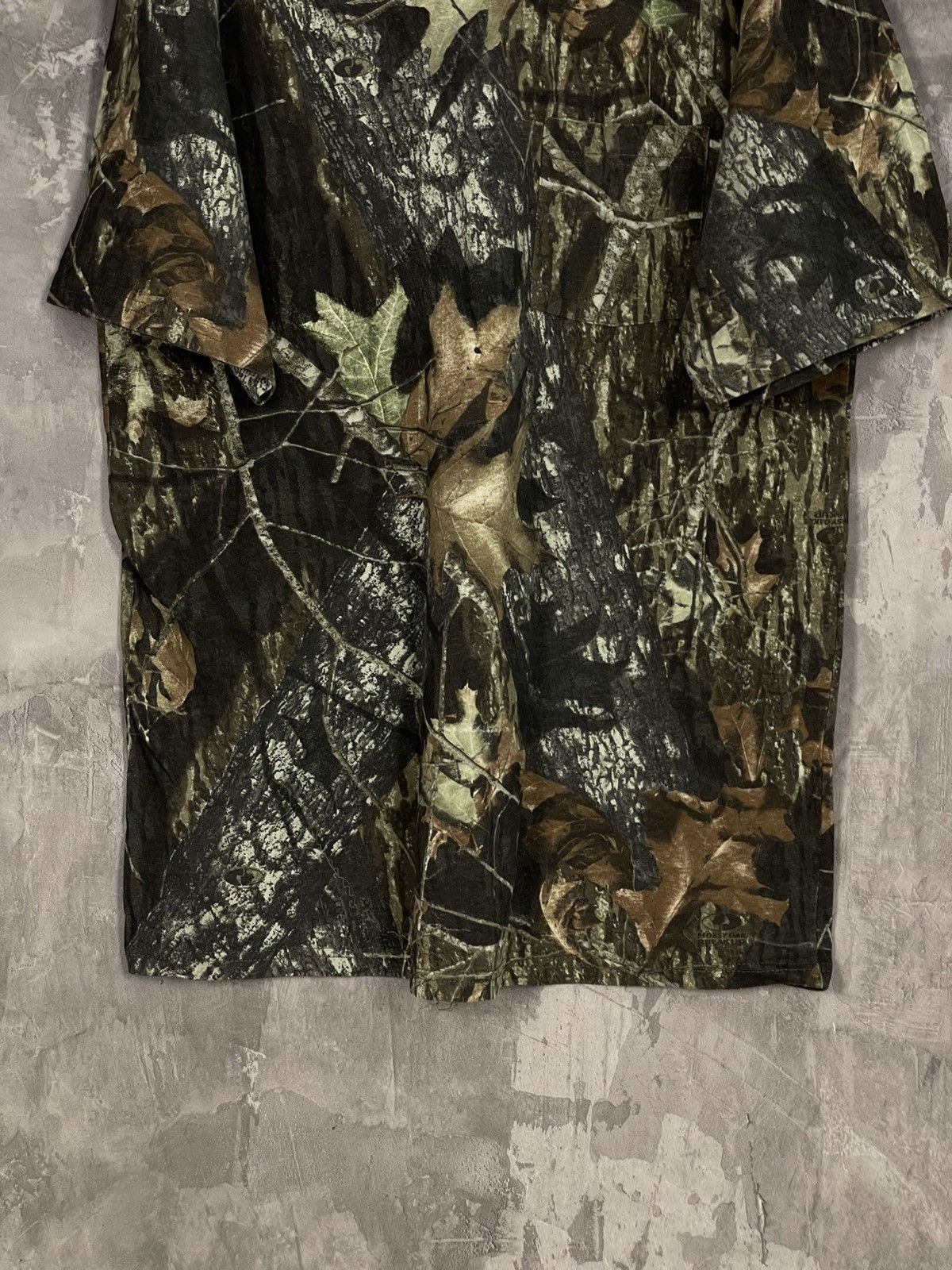 Vintage Crazy vintage y2k realtree camo boxy t-shirt workwear! Size US L / EU 52-54 / 3 - 5 Thumbnail