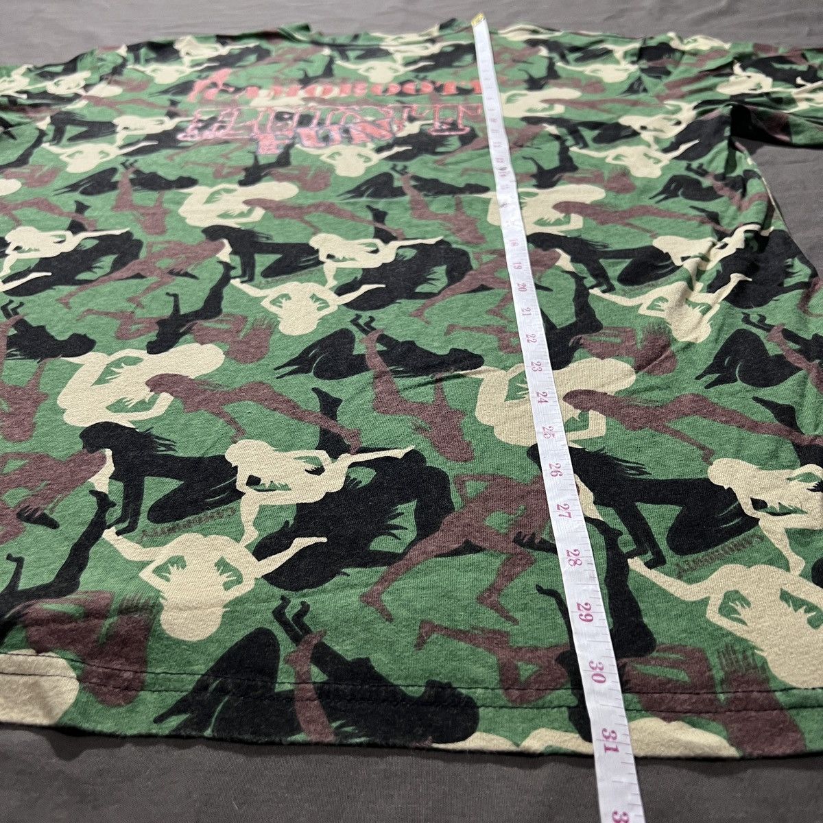 Japanese Brand Vintage CAMOBOOTY Sexy Camo Printed Tee XL porn Strip Nude Size US XL / EU 56 / 4 - 7 Thumbnail