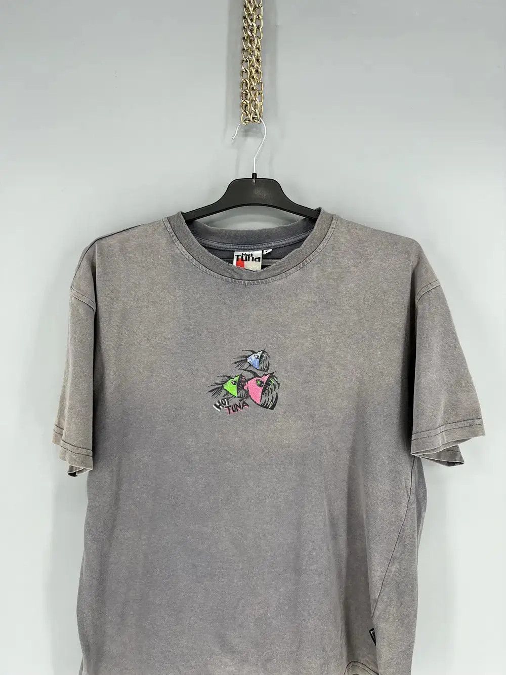 Band Tees Vintage 90s Hot Tuna USA Surfboarding Grey Faded TShirt Size US S / EU 44-46 / 1 - 6 Thumbnail