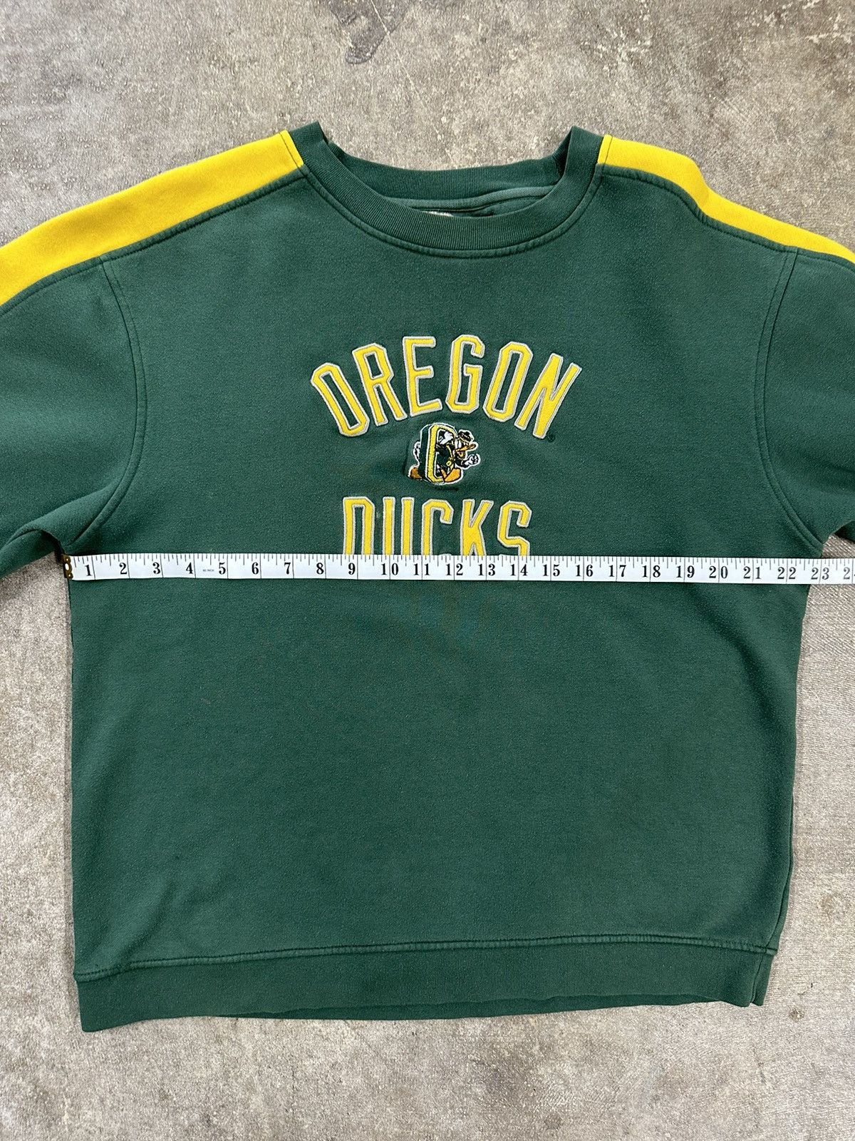 Vintage Crazy Y2K Oregon Ducks Collegiate Sweatshirt Size US M / EU 48-50 / 2 - 11 Thumbnail