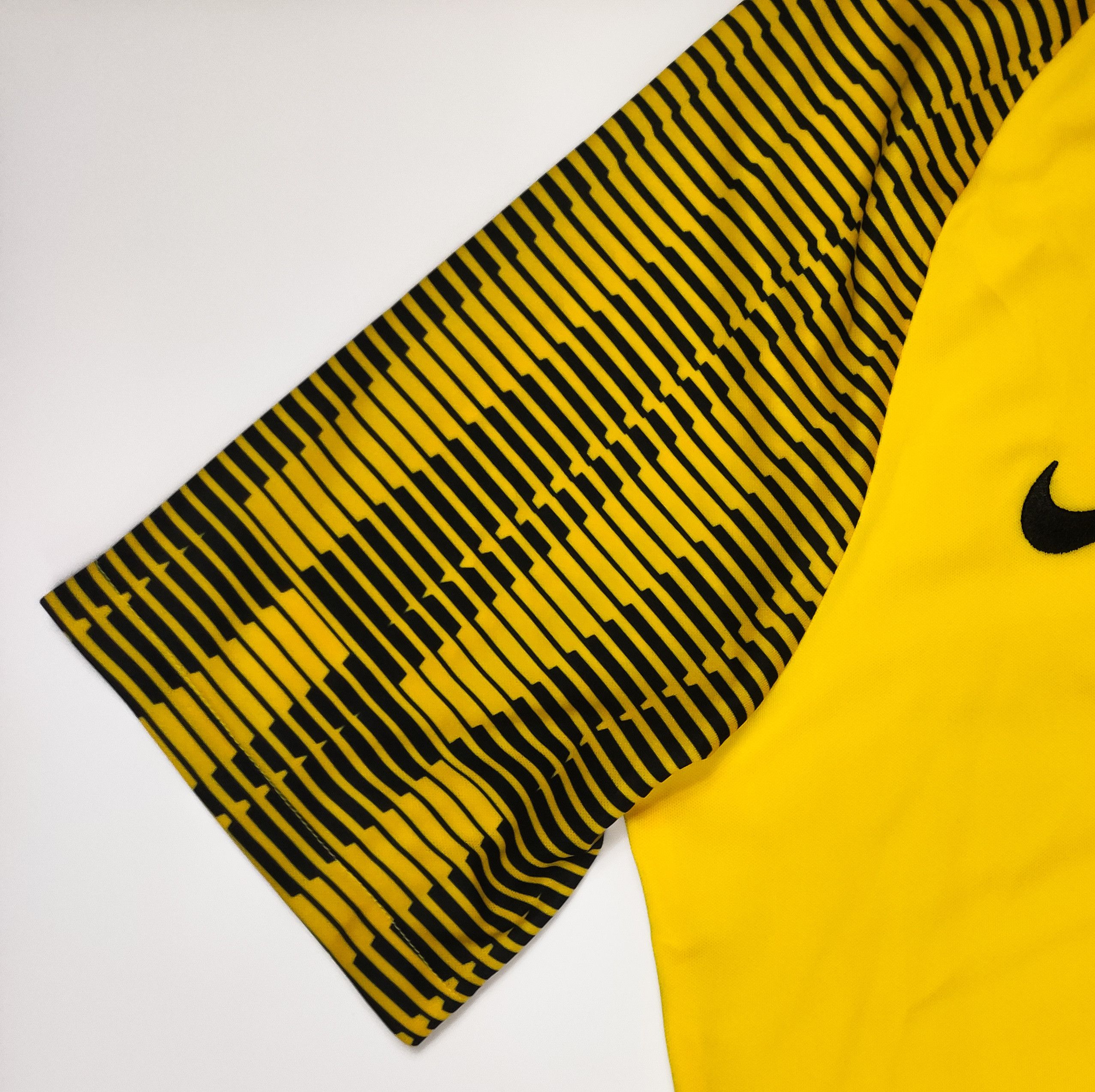 Nike AIK Fotboll Stockholm 2021 Nike Training Shirt Sweden Size US S / EU 44-46 / 1 - 8 Thumbnail