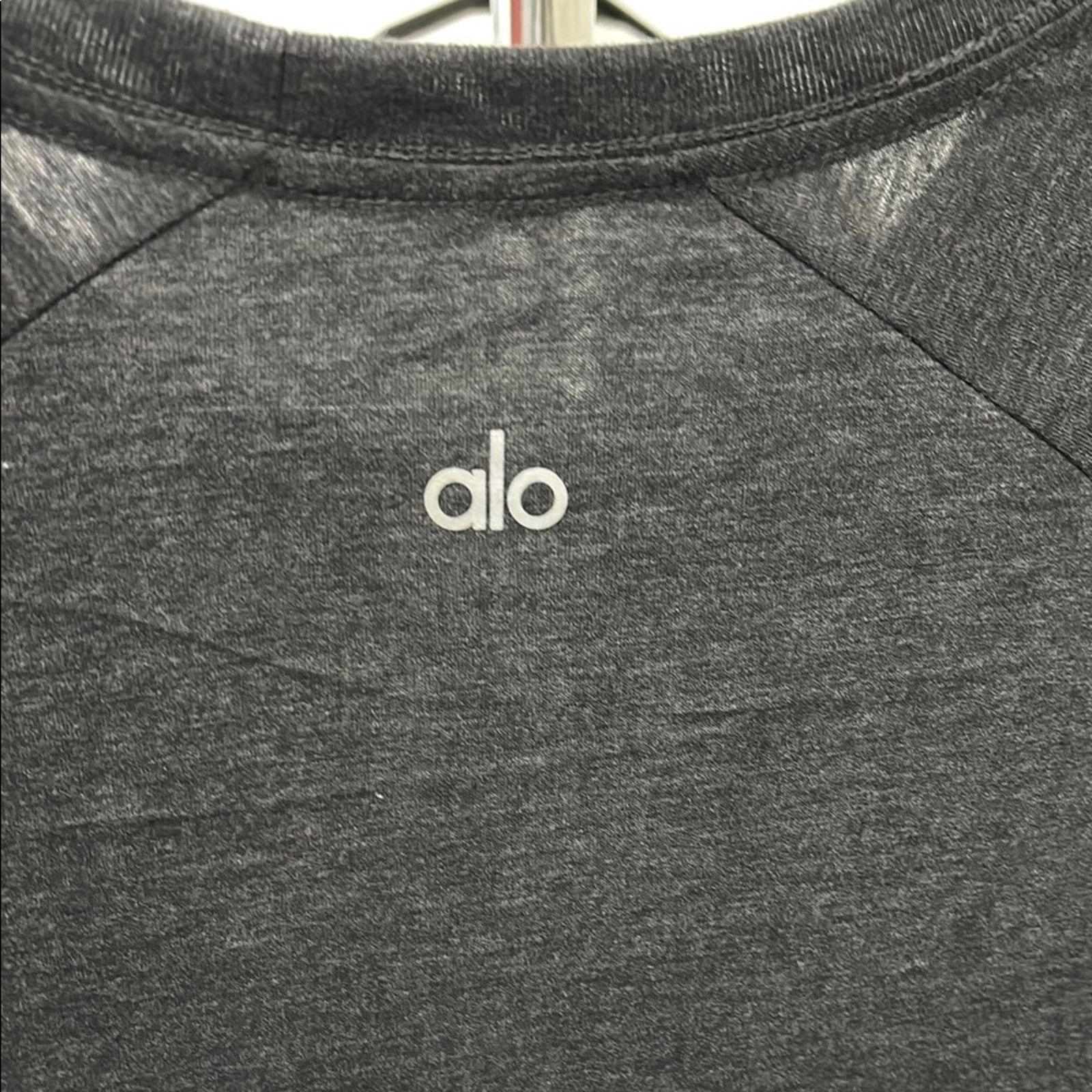 Alo Yoga NWT ALO Yoga Gray Short Sleeve Tee Size S Size US S / EU 44-46 / 1 - 5 Thumbnail