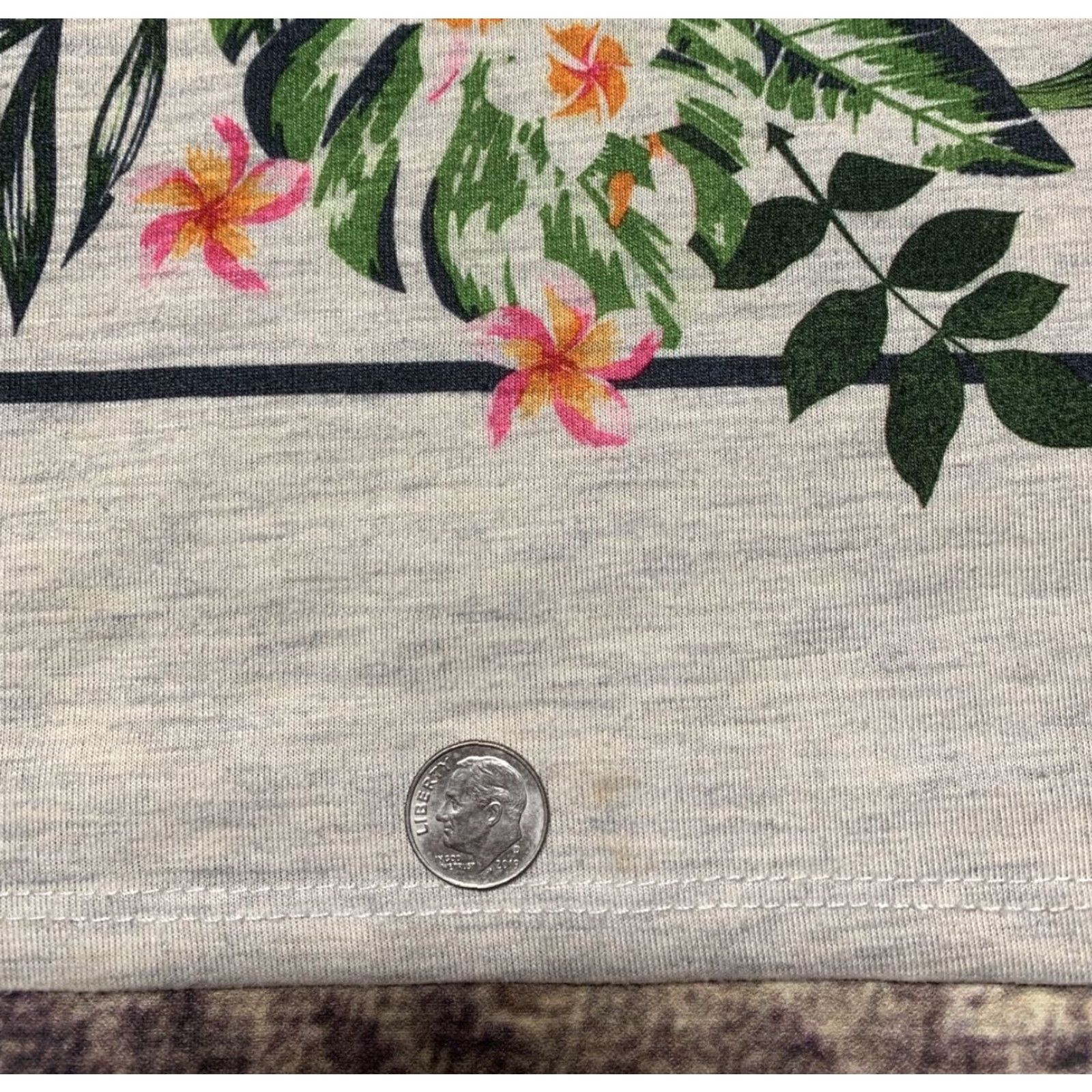 Vintage Est 1946 Woman’s Short Sleeve Top Shirt Size Large Floral Stripes Cream Green Womens Size L / US 10 / IT 46 - 4 Thumbnail