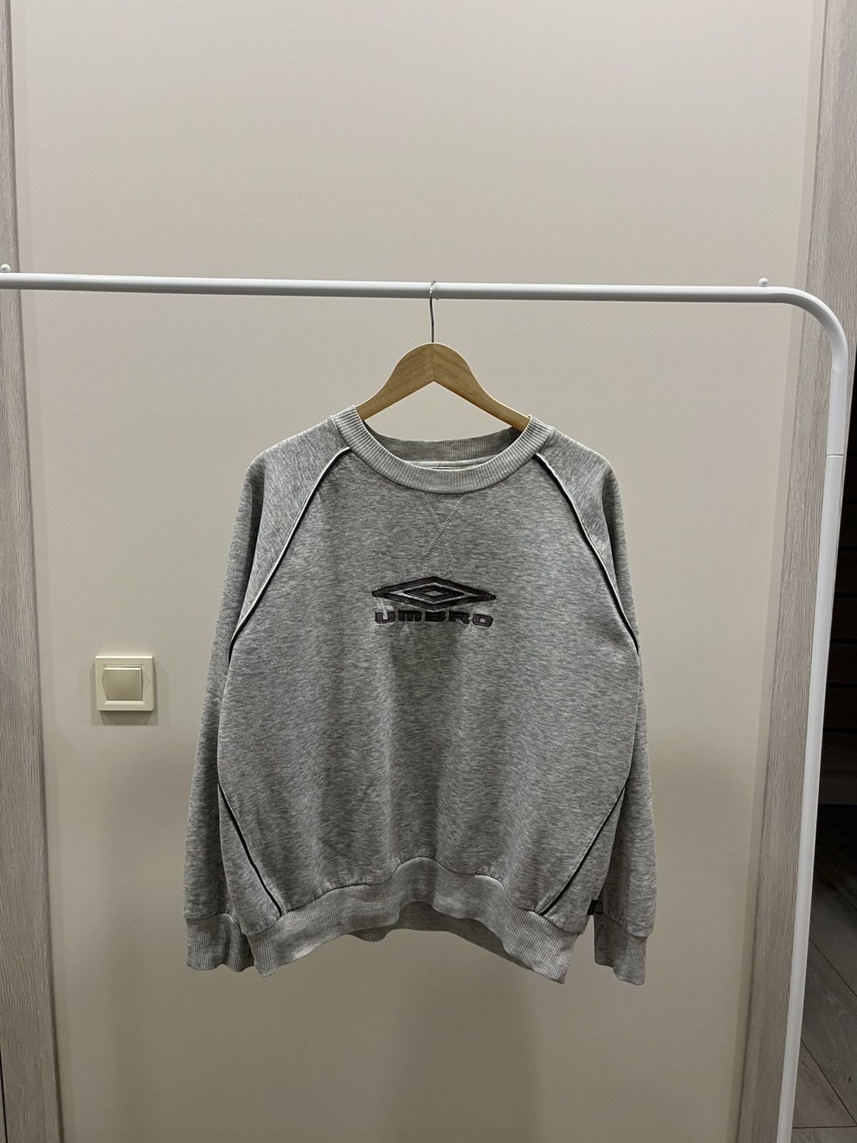 Umbro Vintage Umbro Sweatshirt Big Logo SZ XL Streetwear Oversize Size US XL / EU 56 / 4 - 1 Thumbnail
