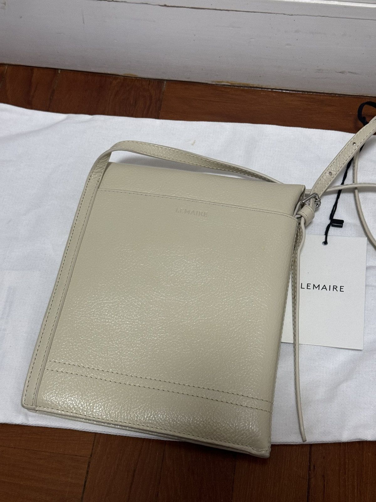 Lemaire Off-white Calf Leather Gear Crossbody Bag Pouch Size ONE SIZE - 2 Thumbnail