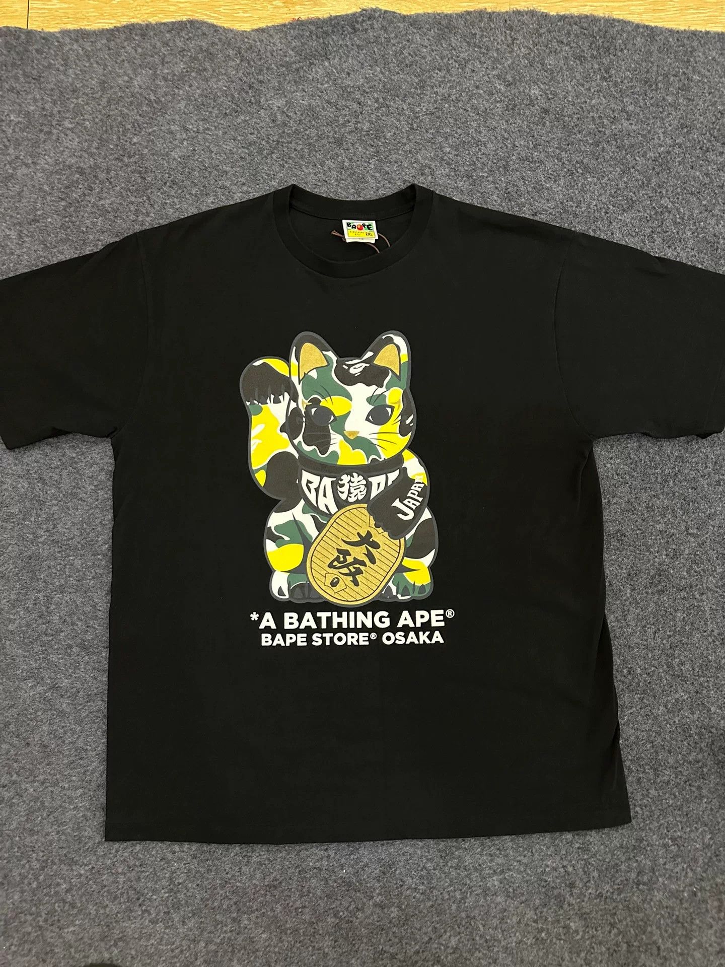 Bape Bape T Multi Glow T-Shirt Casual Size US XXL / EU 58 / 5 - 1 Thumbnail