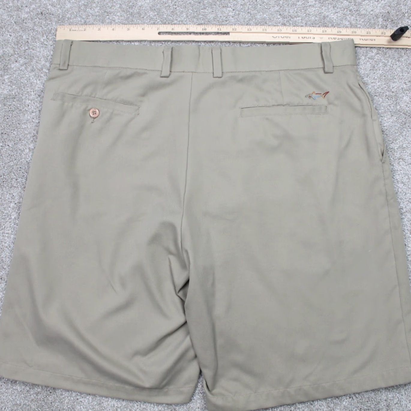 Vintage Greg Norman for Tasso Elba Shorts Mens 38 Beige 100% Polyester Golf w/10" inseam Short Size US 38 / EU 54 - 3 Thumbnail