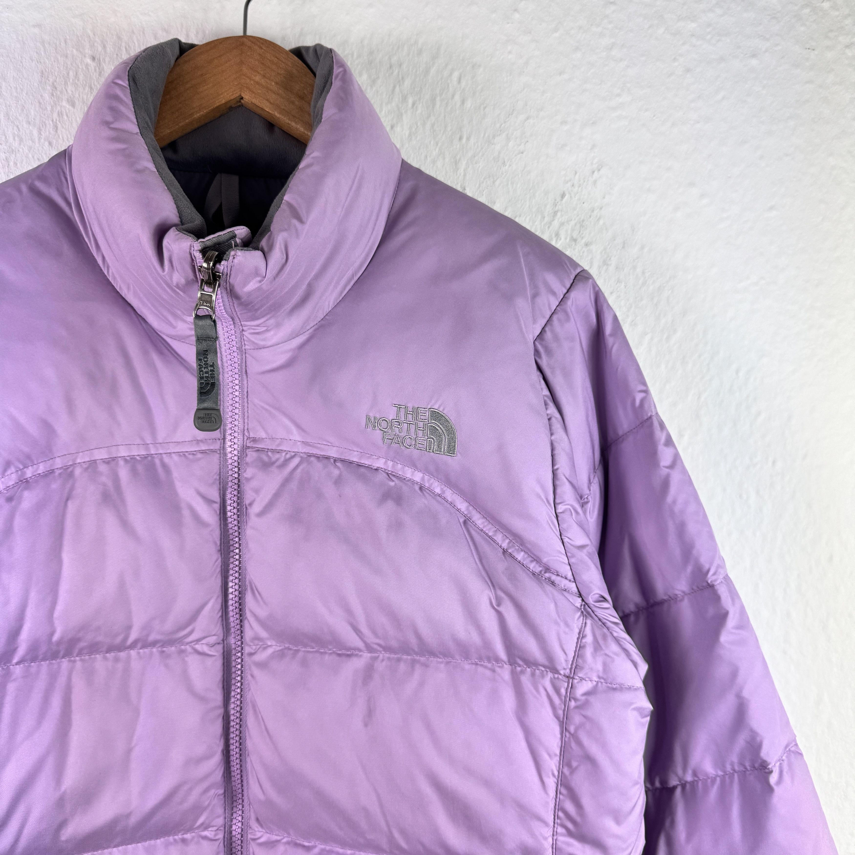 The North Face Women`s THE NORTH FACE 700 VINTAGE LILAC/PINK PUFFER JACKET Size S / US 4 / IT 40 - 8 Thumbnail