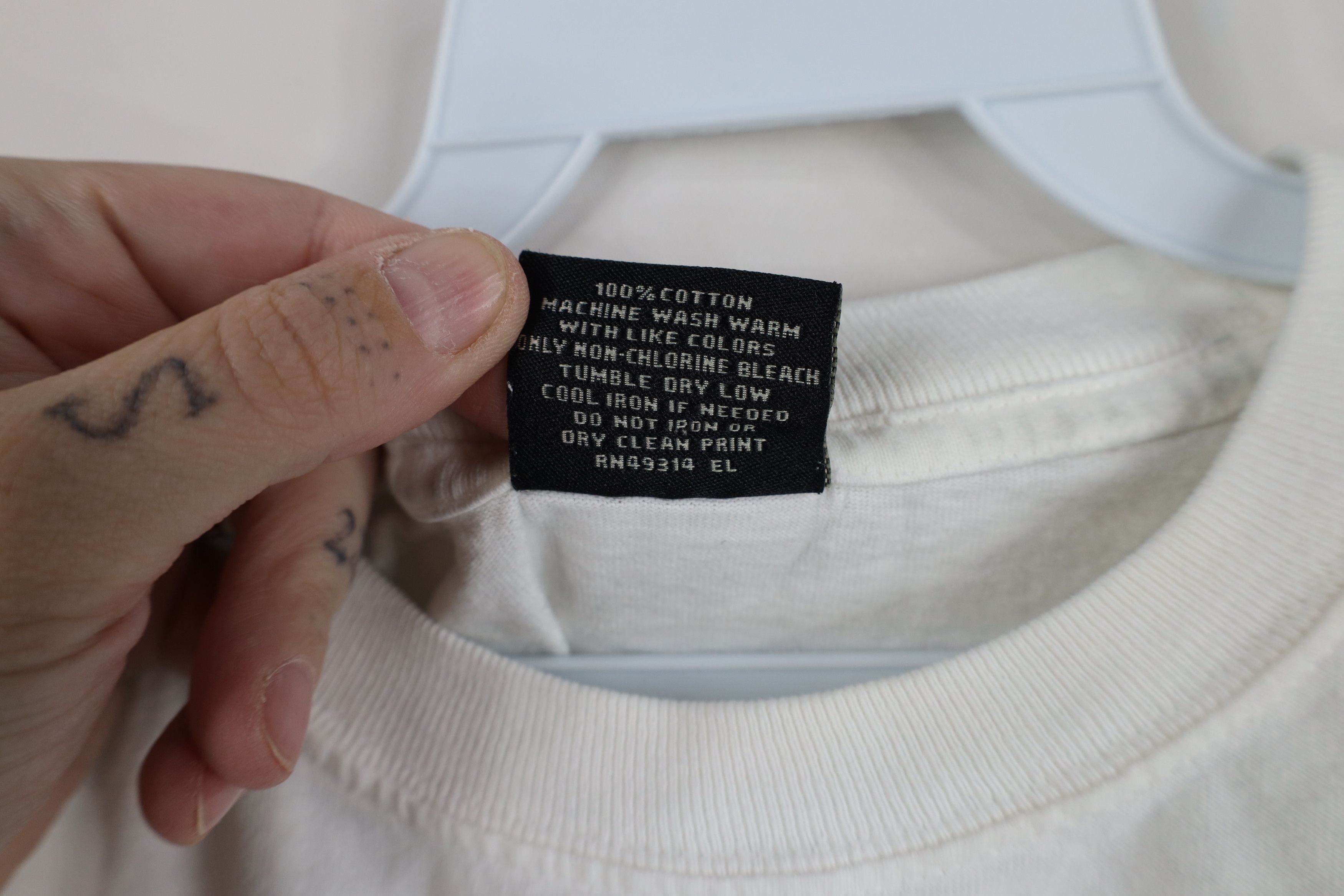 Vintage Vintage 90s Johnson and Johnson Long Sleeve T-Shirt White Size US XL / EU 56 / 4 - 6 Thumbnail