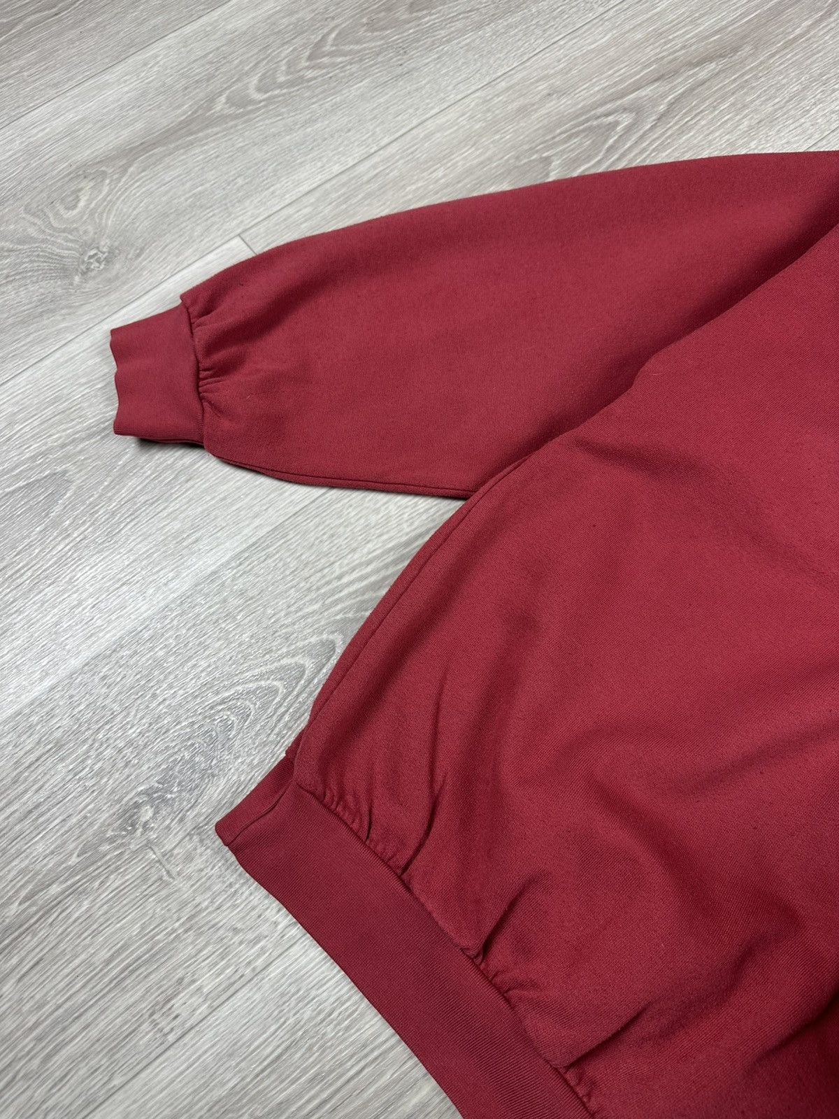 Umbro Vintage UMBRO Crewneck Sweatshirt Big Reflective Logo Size US XL / EU 56 / 4 - 7 Thumbnail